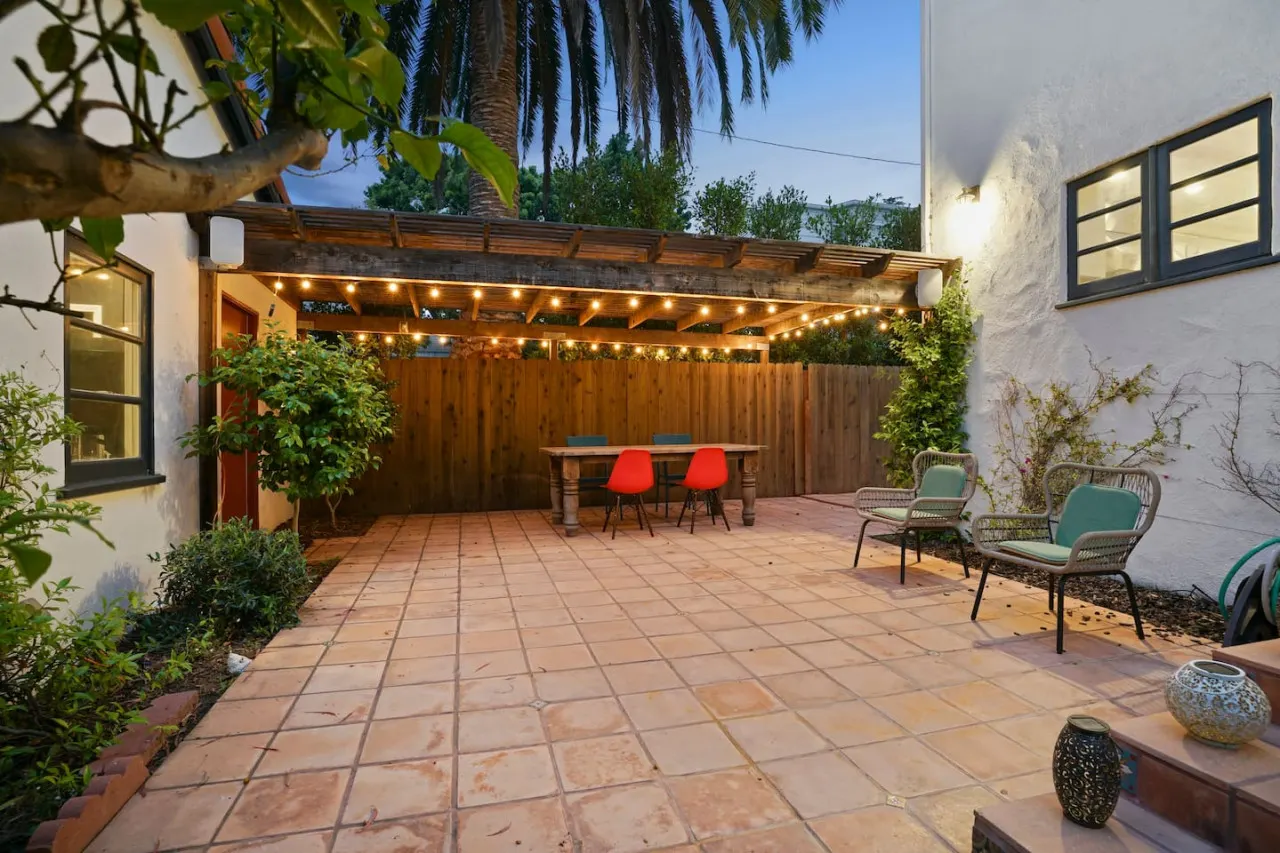 Casa Bonita: Santa Monica Lux, Hot Tub, Backyard 17