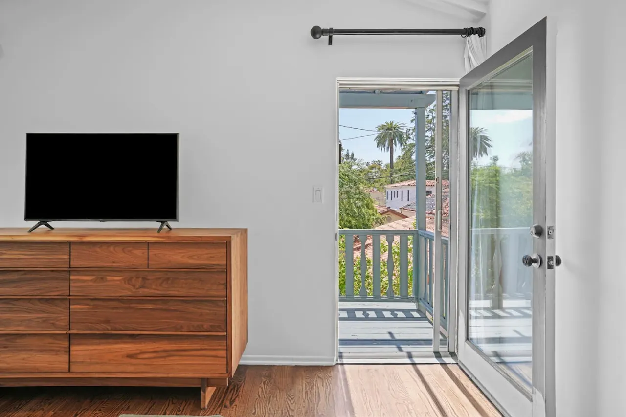 Casa Bonita: Santa Monica Lux, Hot Tub, Backyard 20