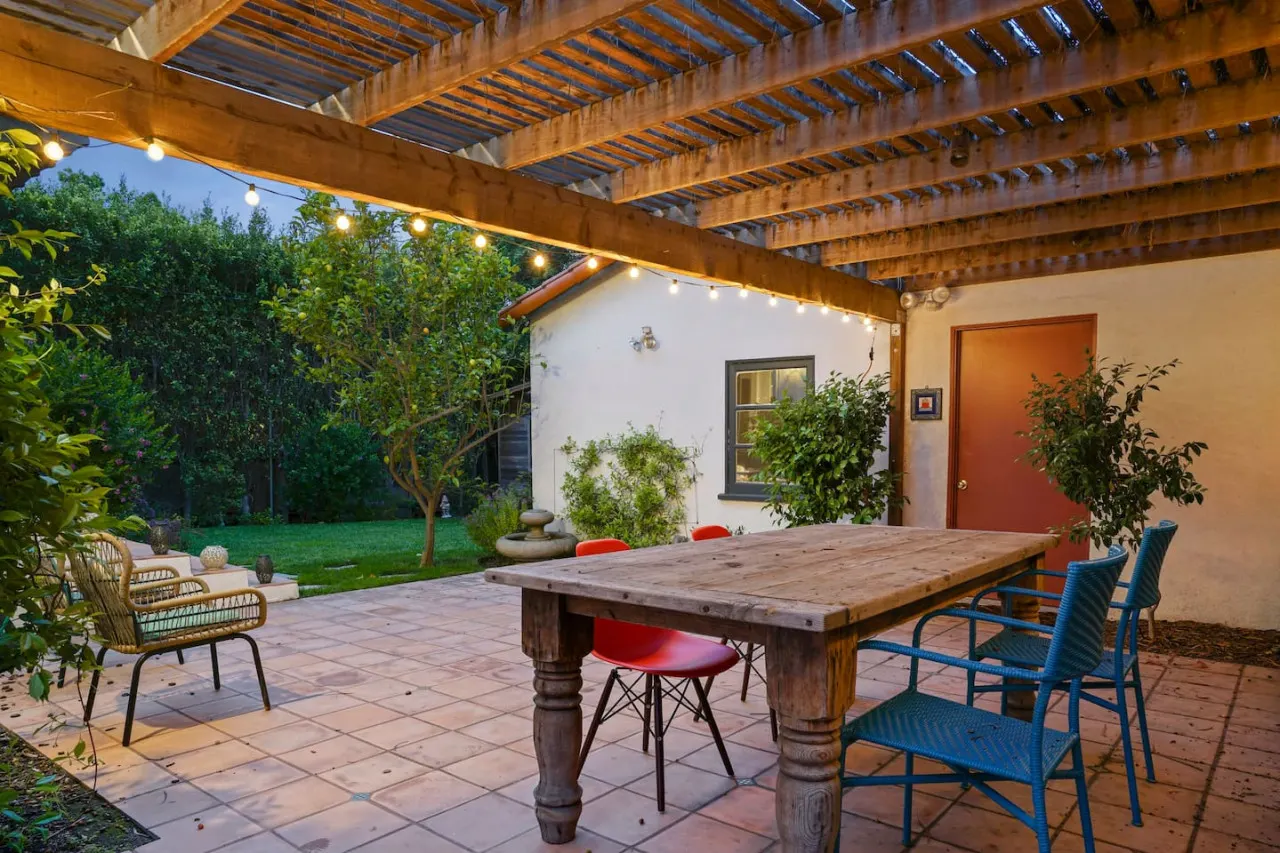 Casa Bonita: Santa Monica Lux, Hot Tub, Backyard — photo 5