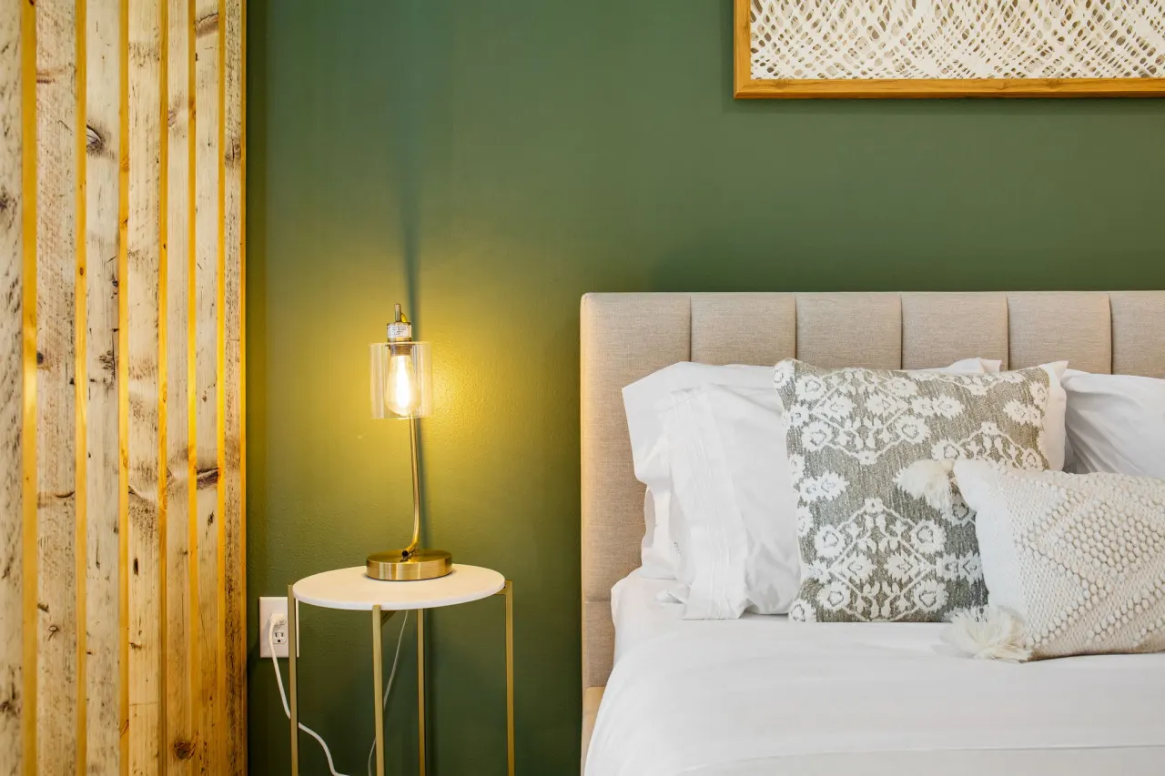★Modern & Bright in the of Belltown ~ ♛Queen Bed 13