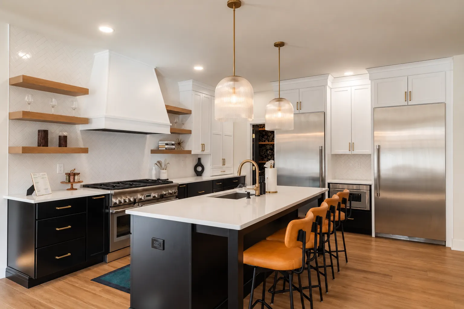 Sleeps 18! Arcade, dog park, hot tub, firepit 12