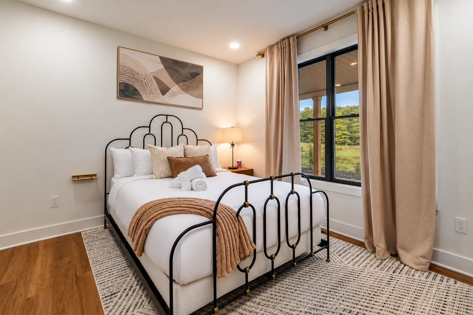 Sleeps 18! Arcade, dog park, hot tub, firepit 19