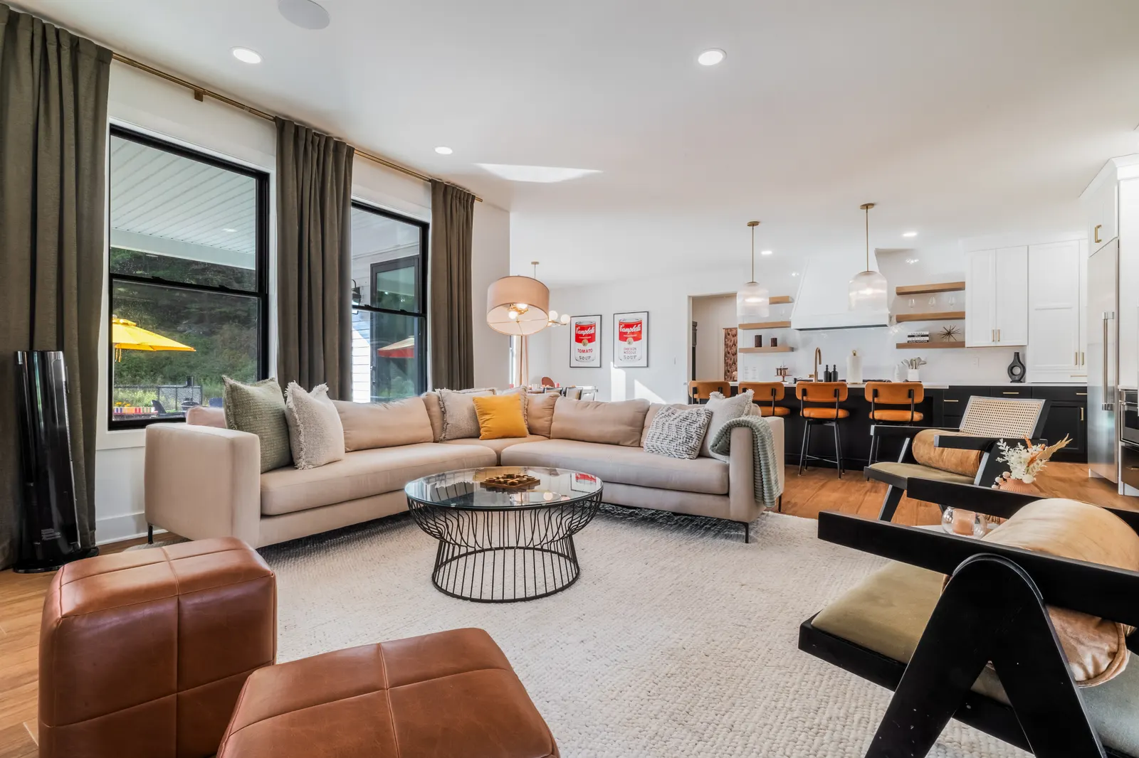 Sleeps 18! Arcade, dog park, hot tub, firepit 6