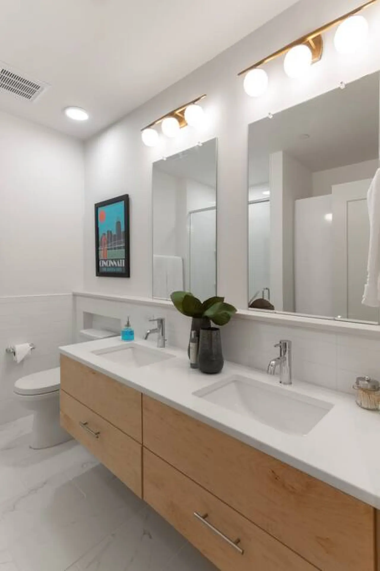 Walk Everywhere From This Newly Renovated Condo 4