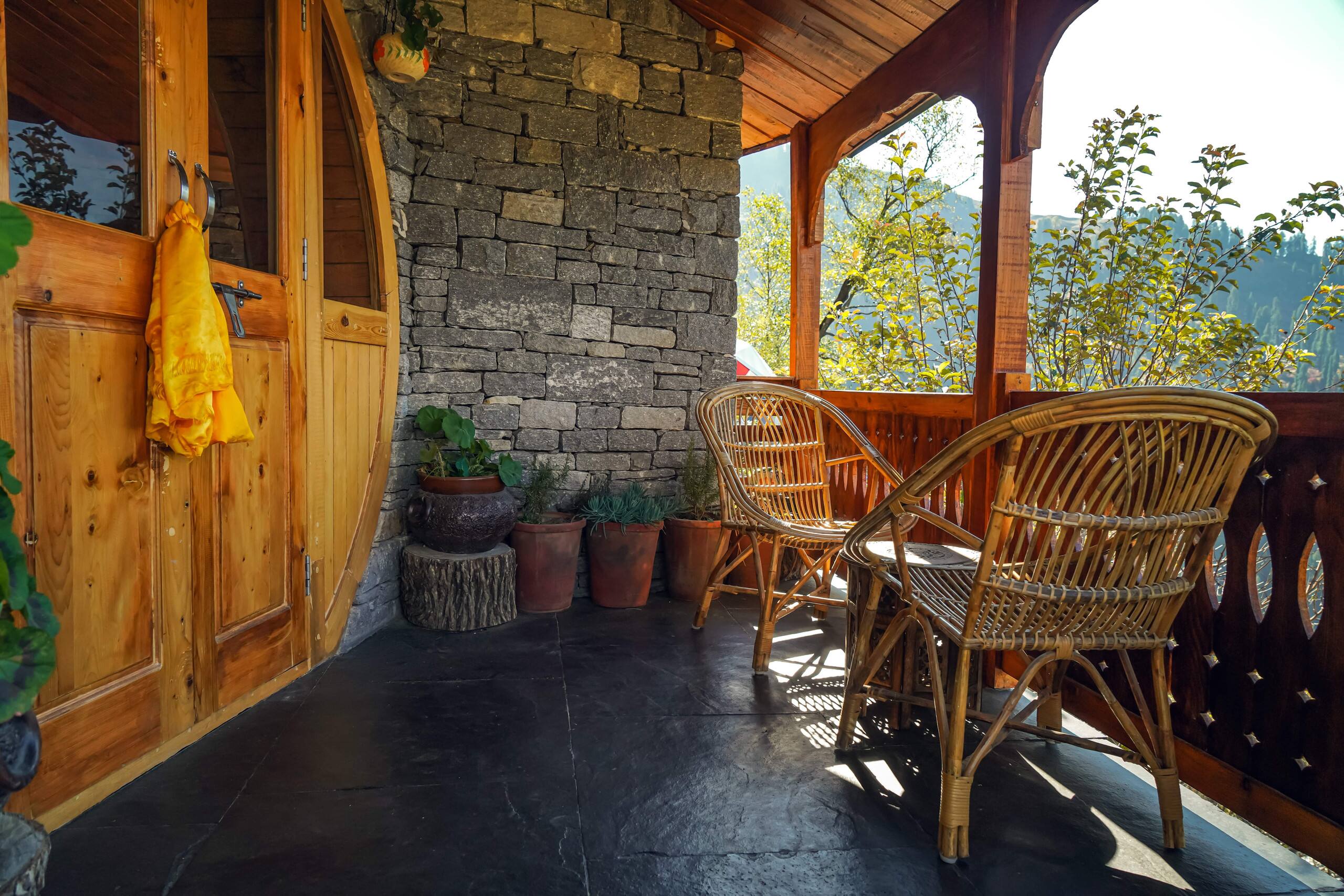 Luxury Hobbit House Hamta | Himalayan Scenic Views — photo 4