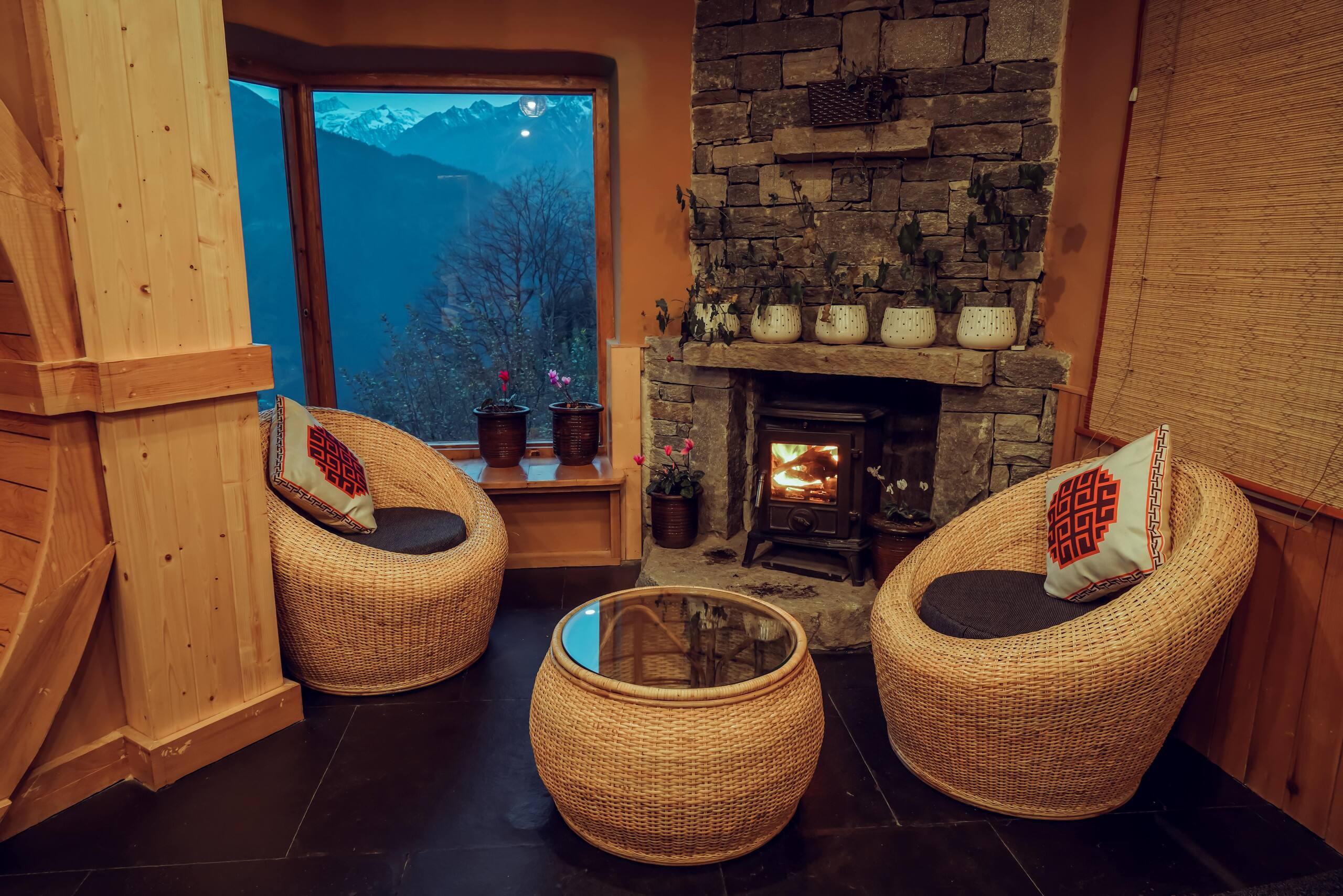 Luxury Hobbit House Hamta | Himalayan Scenic Views — photo 3