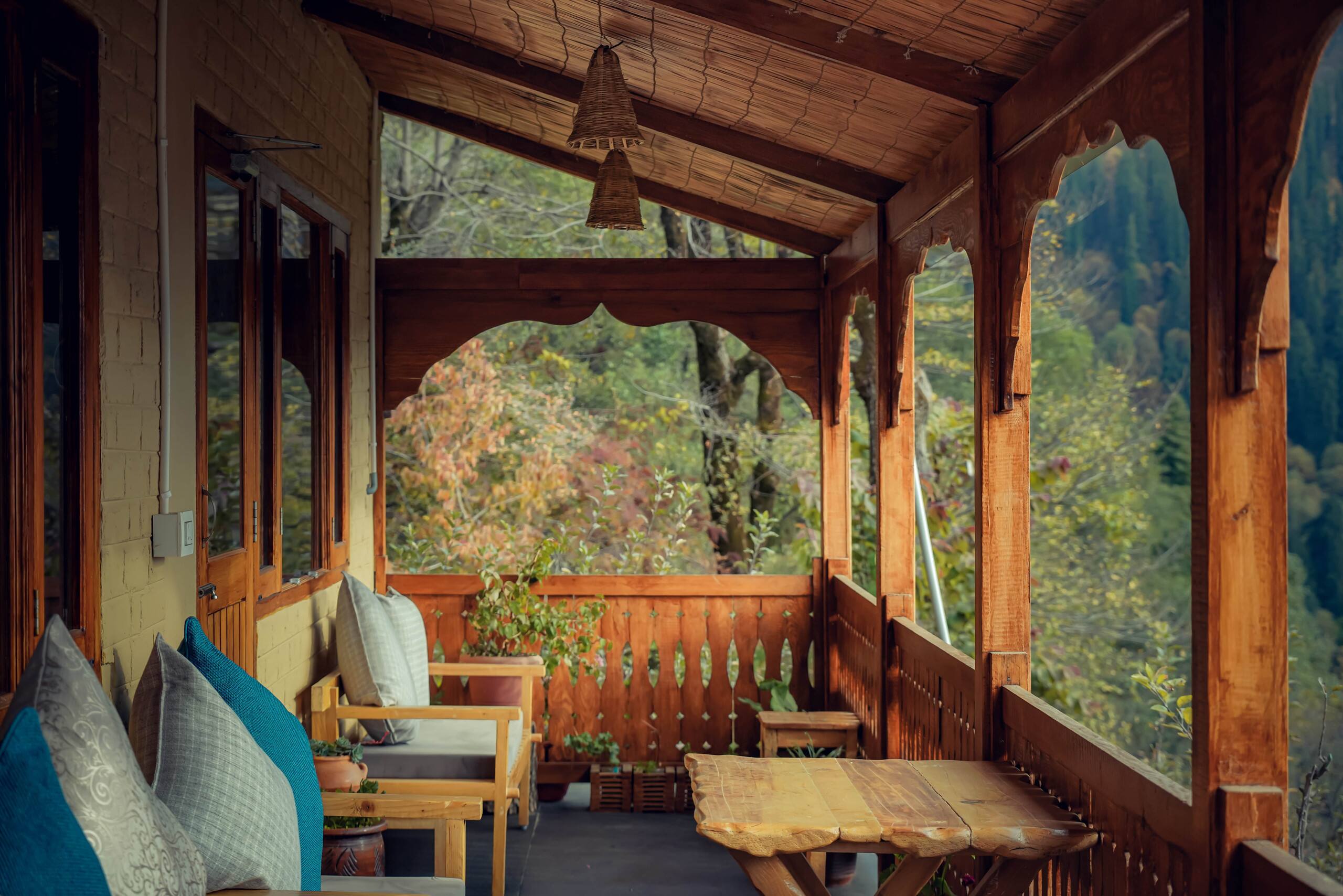 Luxury Hobbit House Hamta | Himalayan Scenic Views 28