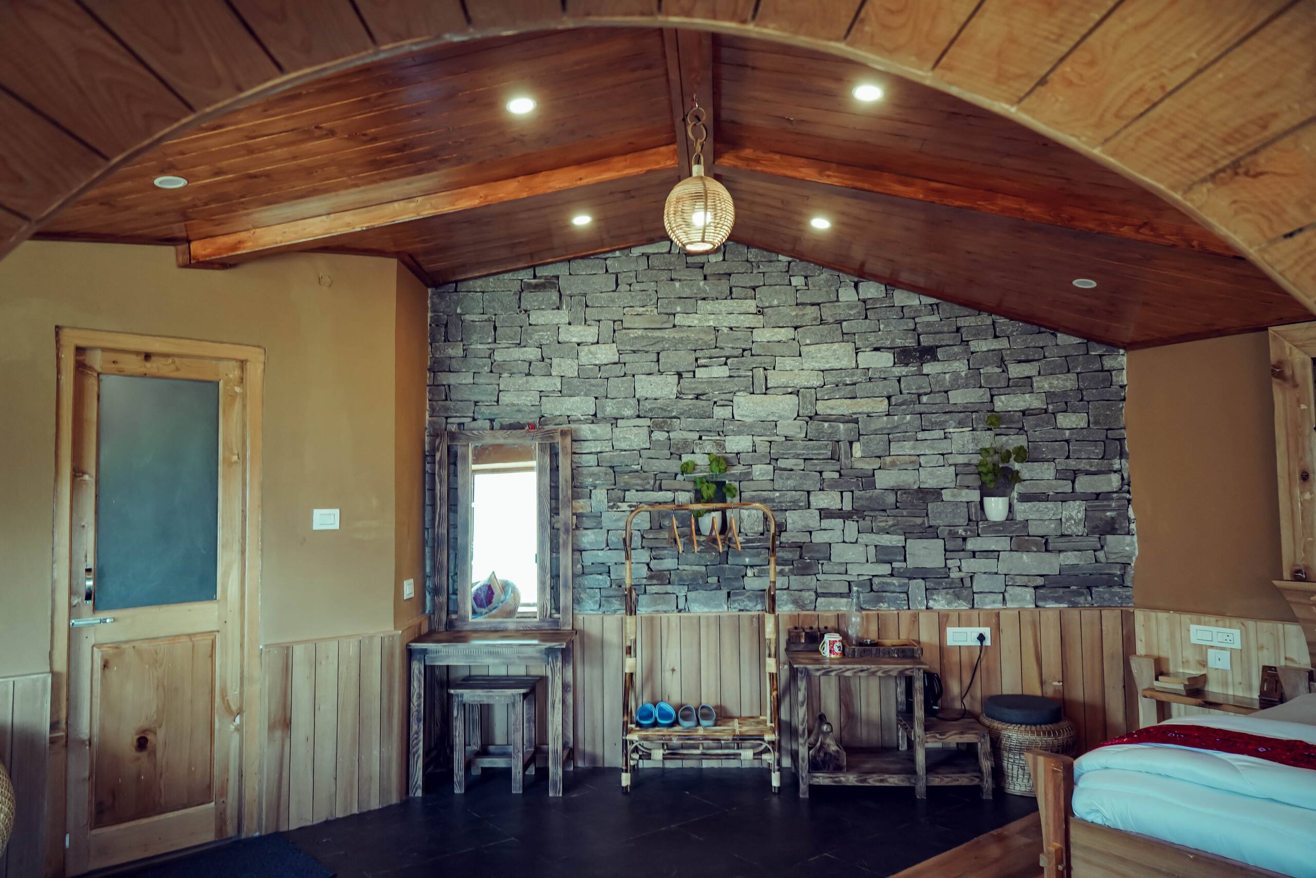 Luxury Hobbit House Hamta | Himalayan Scenic Views 17