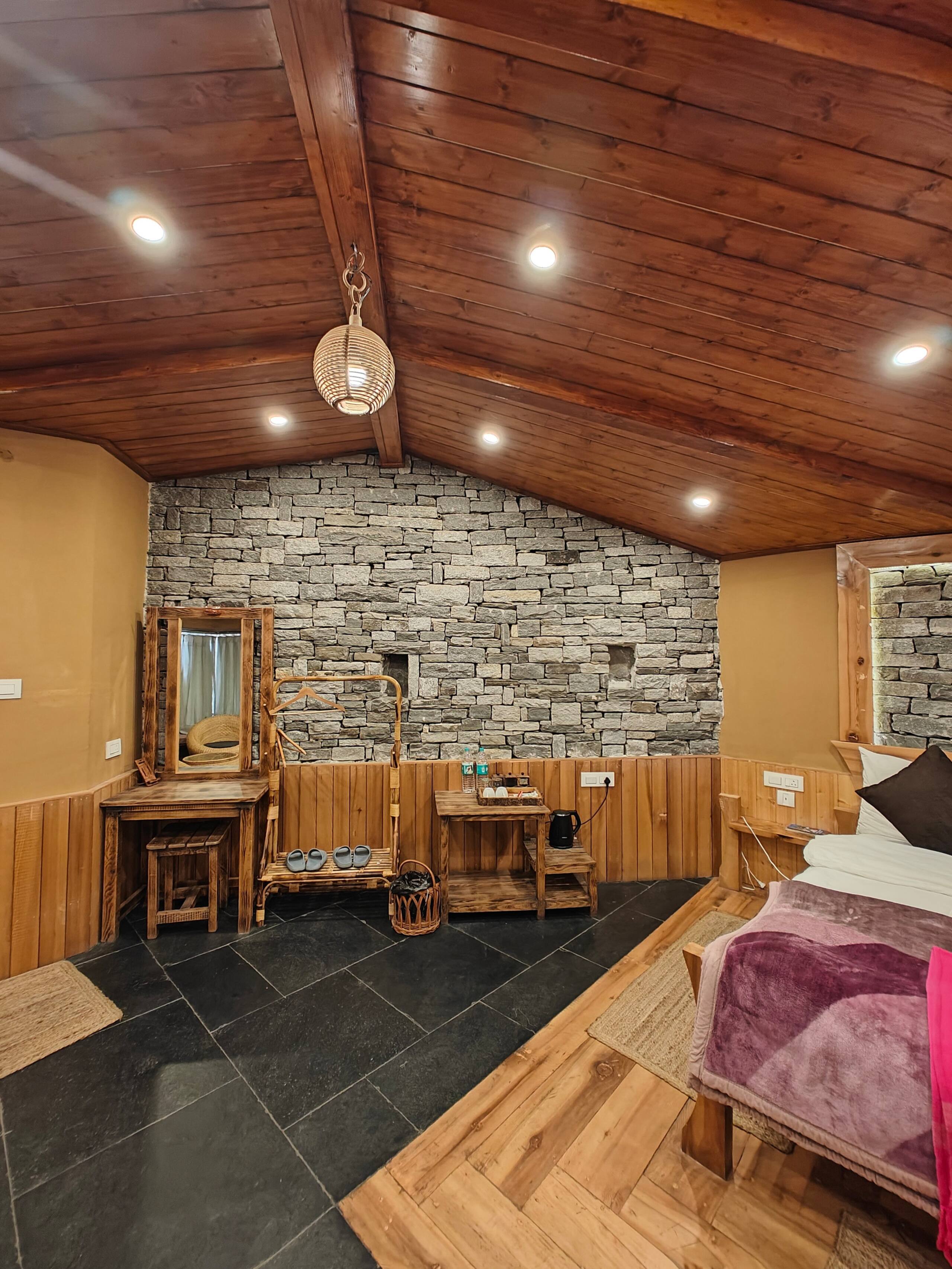 Luxury Hobbit House Hamta | Himalayan Scenic Views 18
