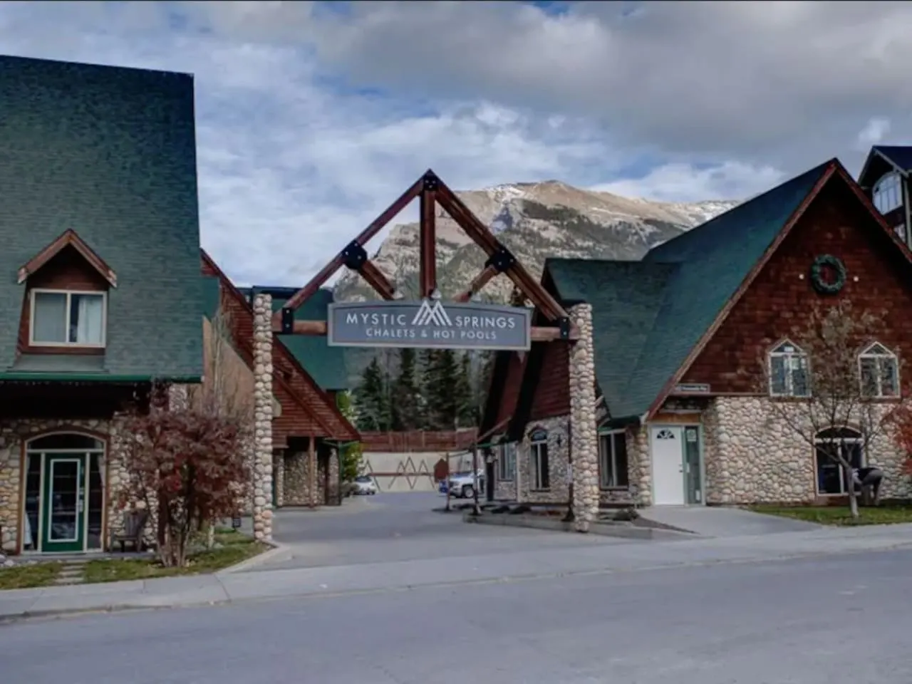 Mystic Springs: Heated Pool & Banff Park Pass 17