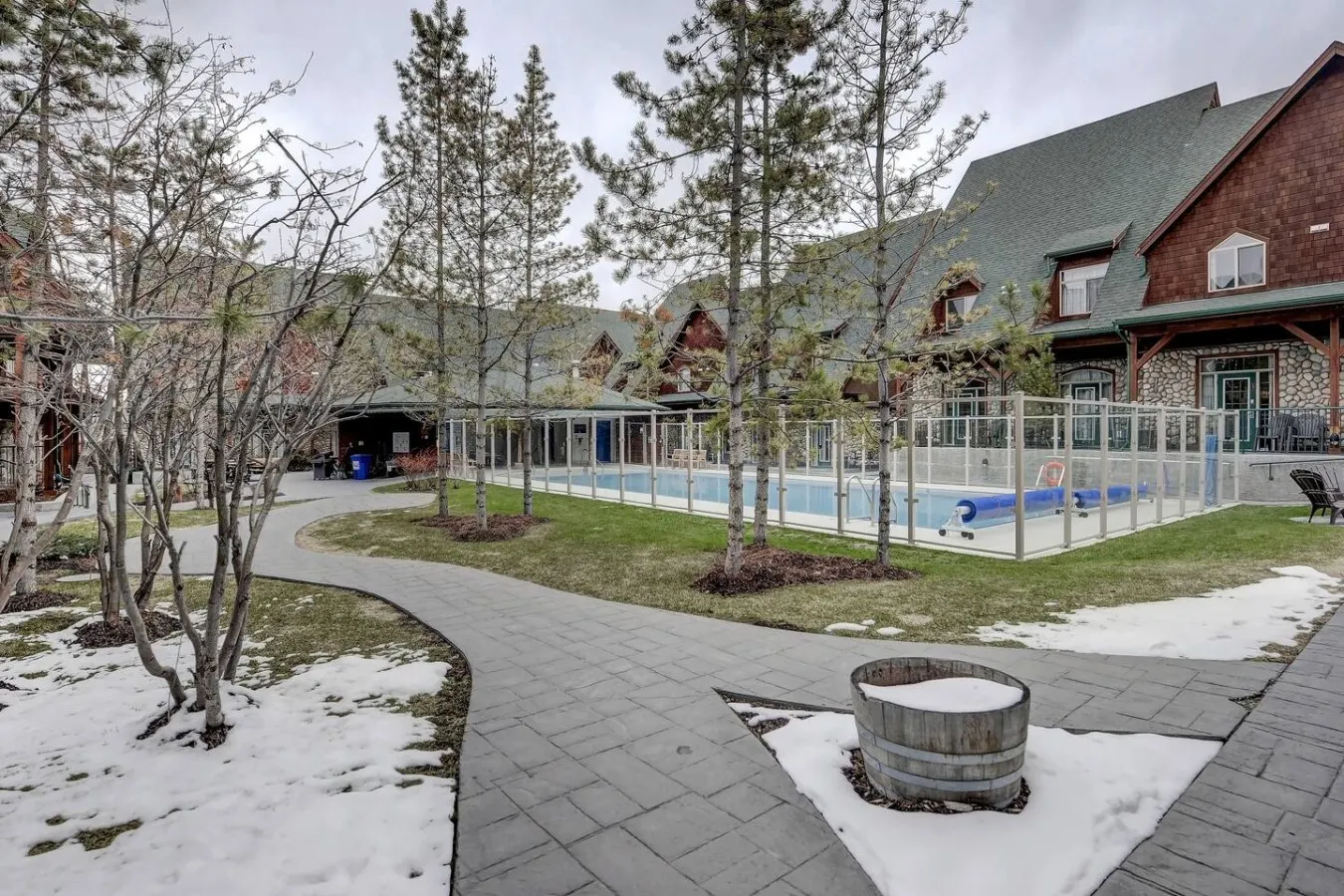 Mystic Springs: Heated Pool & Banff Park Pass 19
