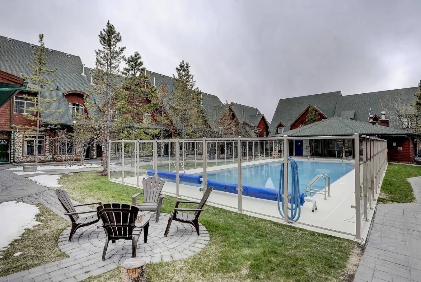 Mystic Springs: Heated Pool & Banff Park Pass 5