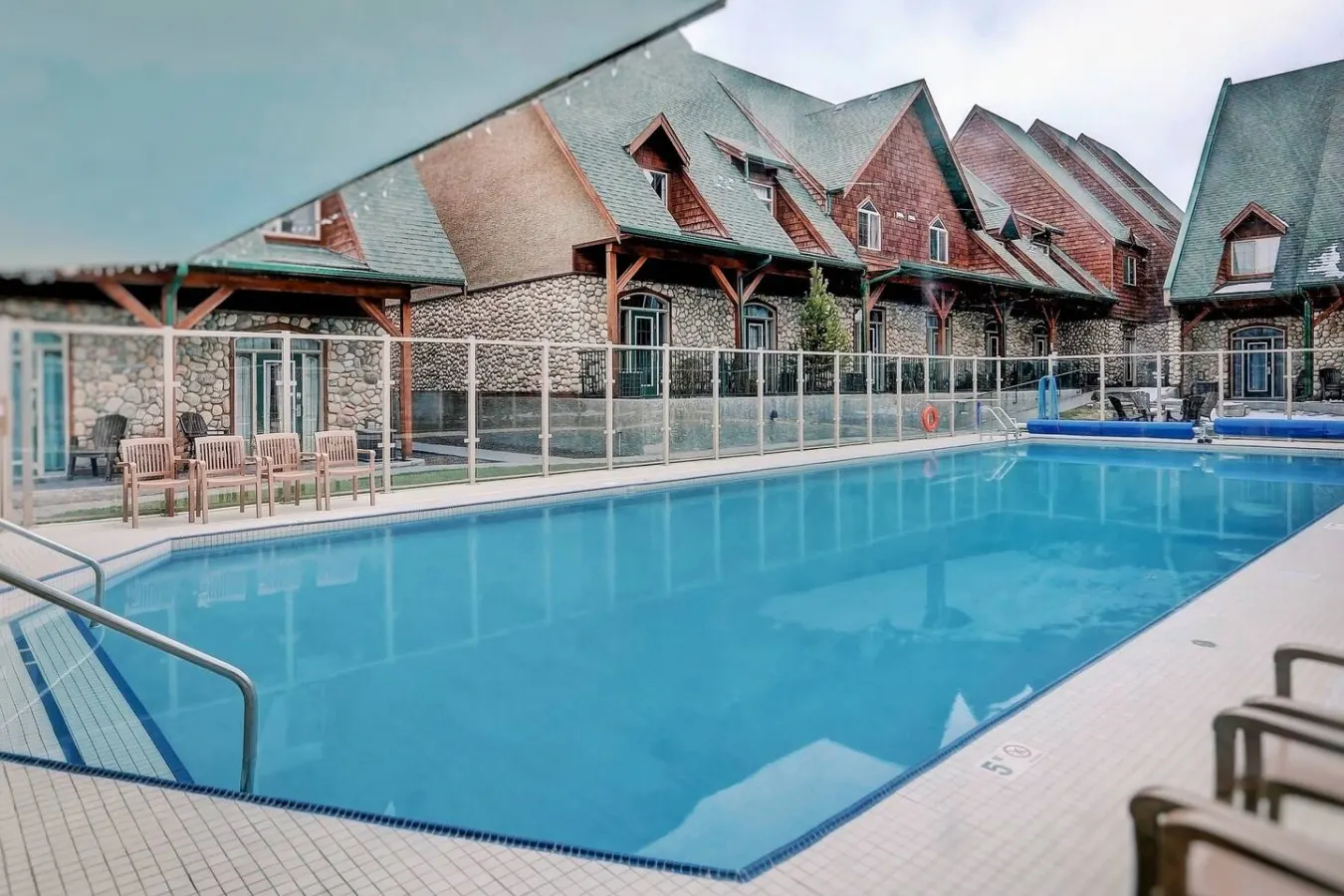 Mystic Springs: Heated Pool & Banff Park Pass 7