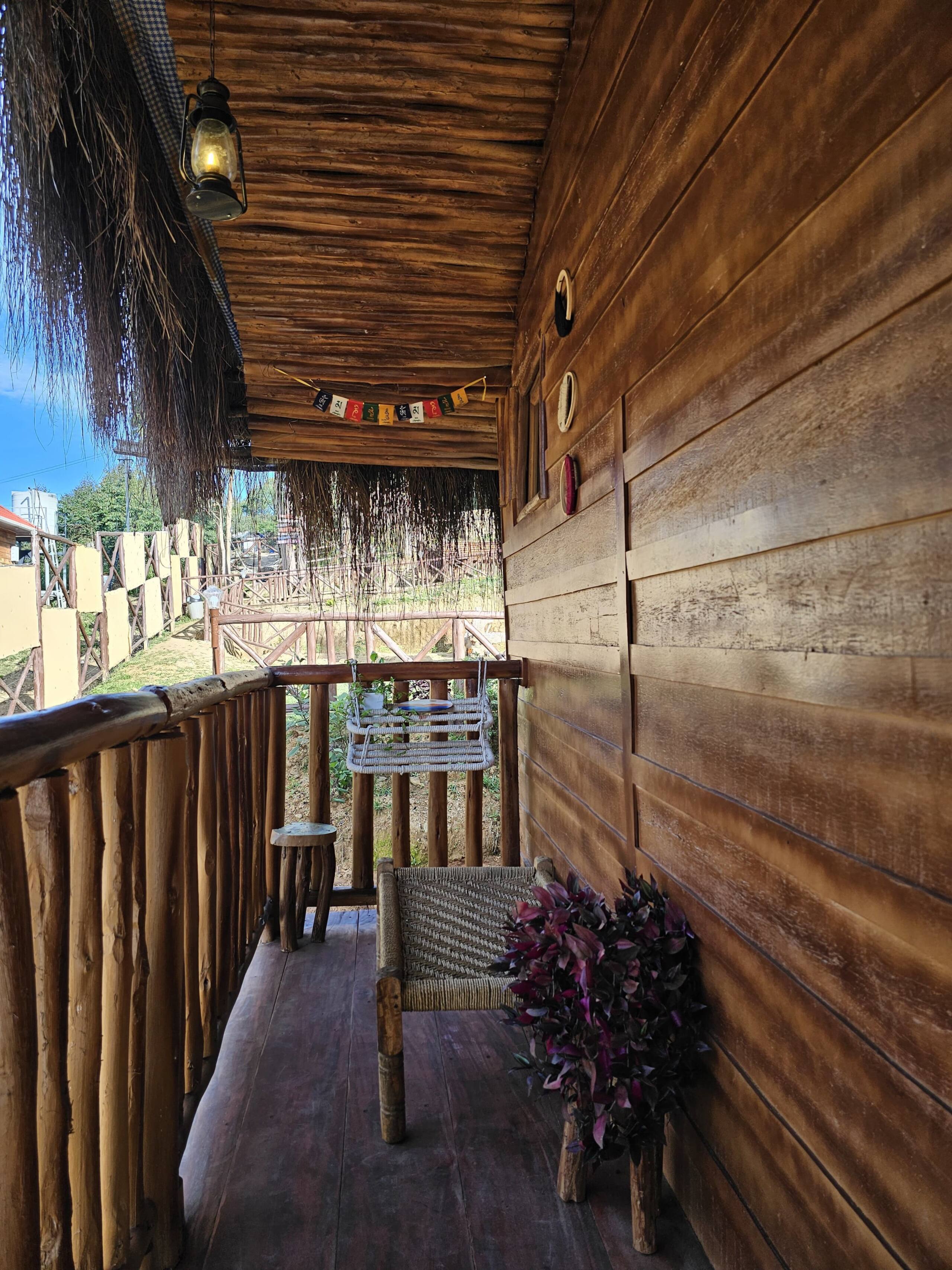 Misty Woodhouse | Scenic Hill Stay in Kanthalloor 15