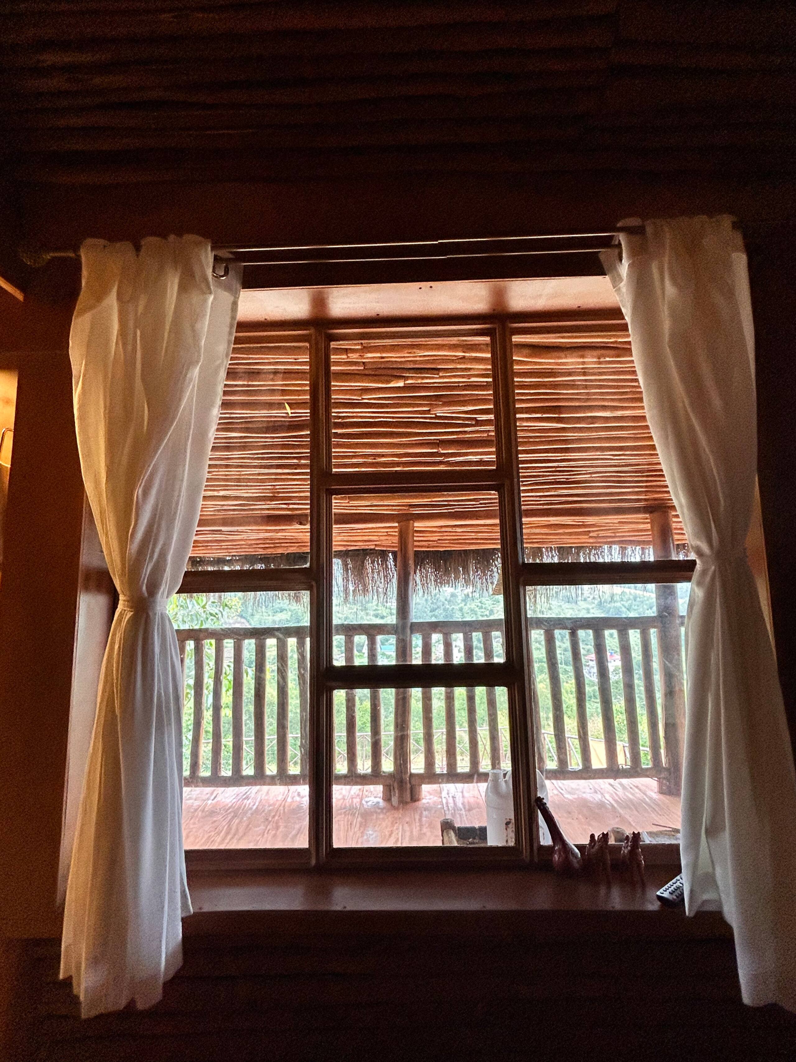 Misty Woodhouse | Scenic Hill Stay in Kanthalloor 7