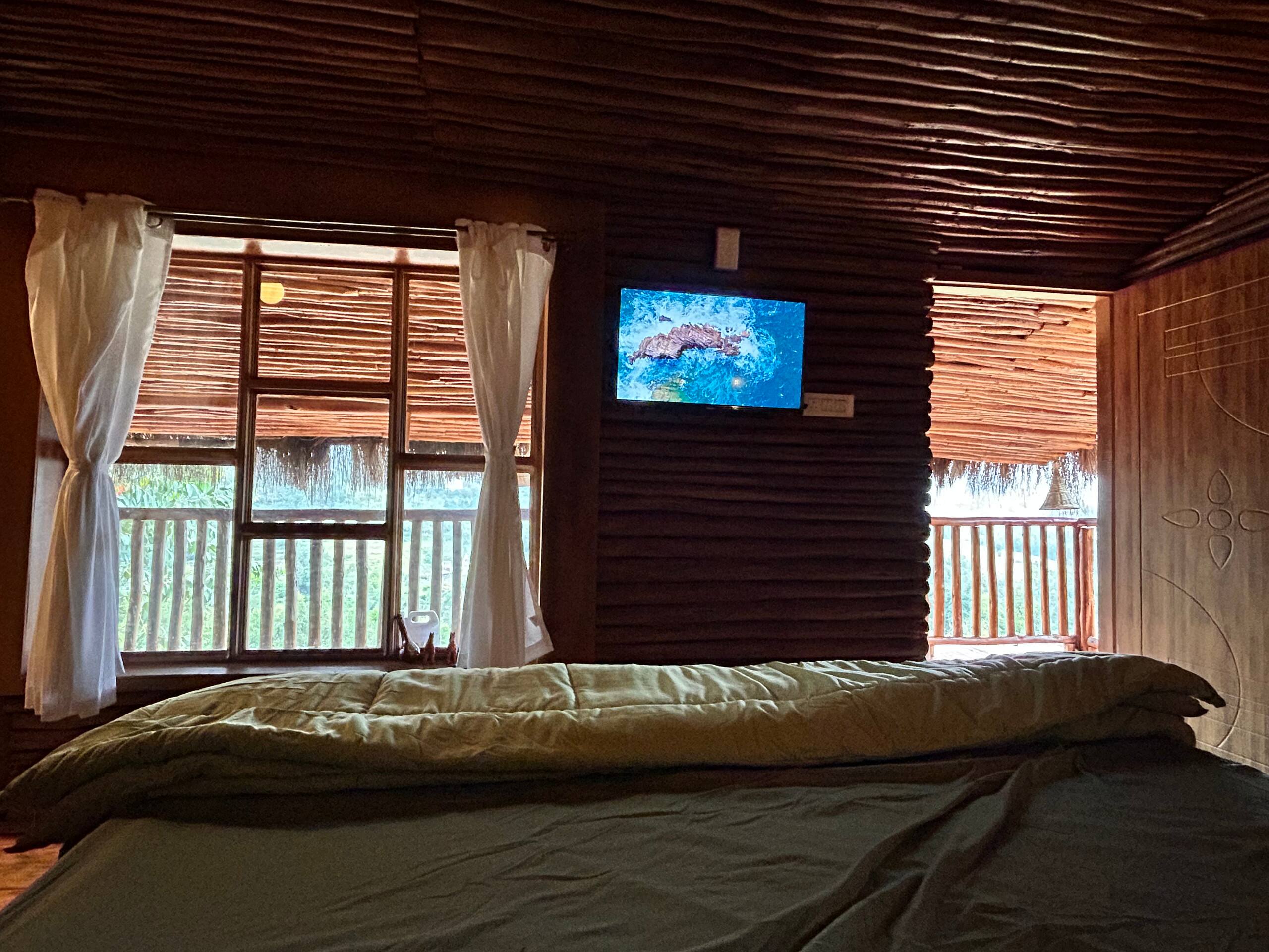Misty Woodhouse | Scenic Hill Stay in Kanthalloor 8