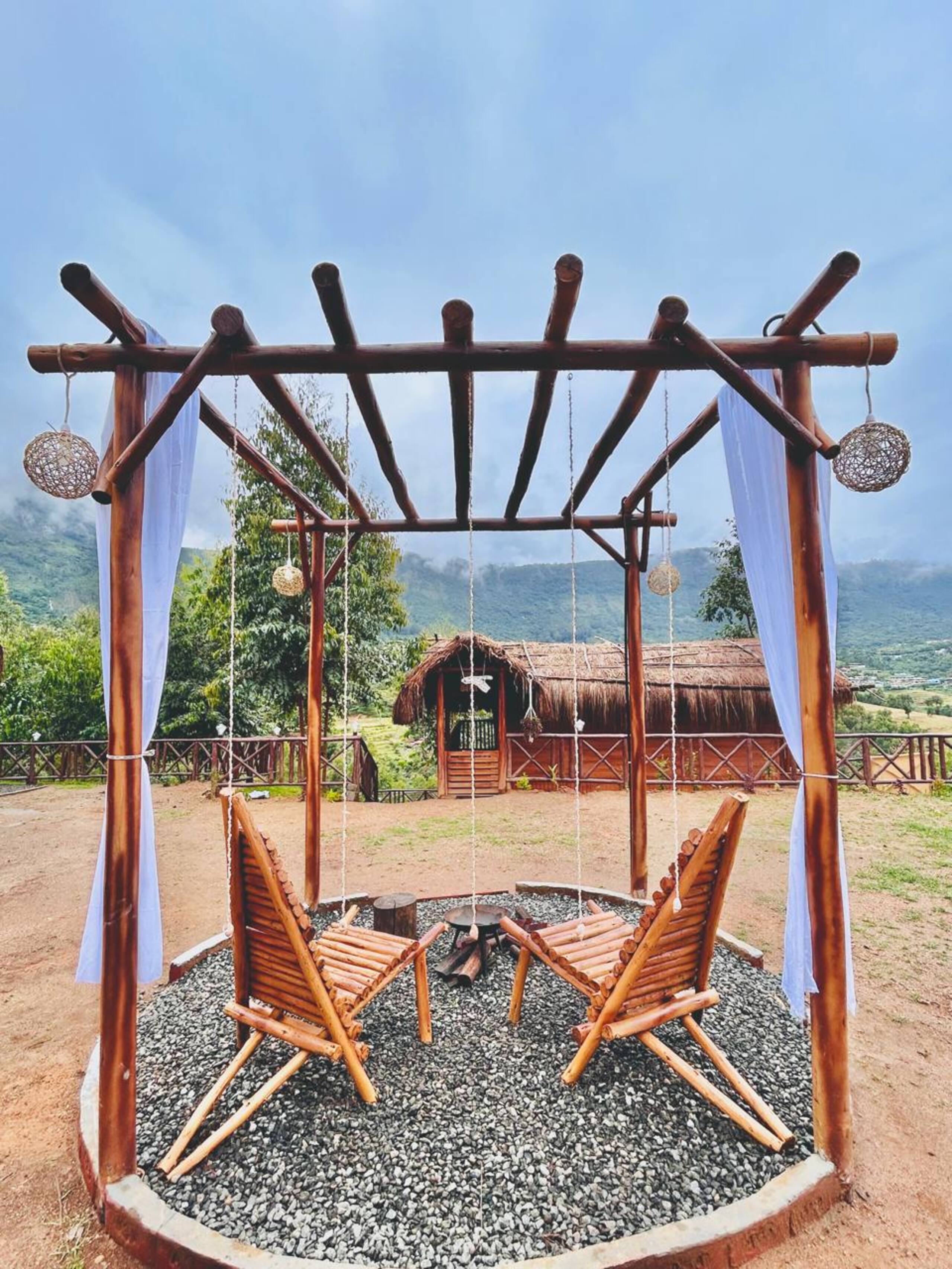 Misty Woodhouse | Scenic Hill Stay in Kanthalloor 20