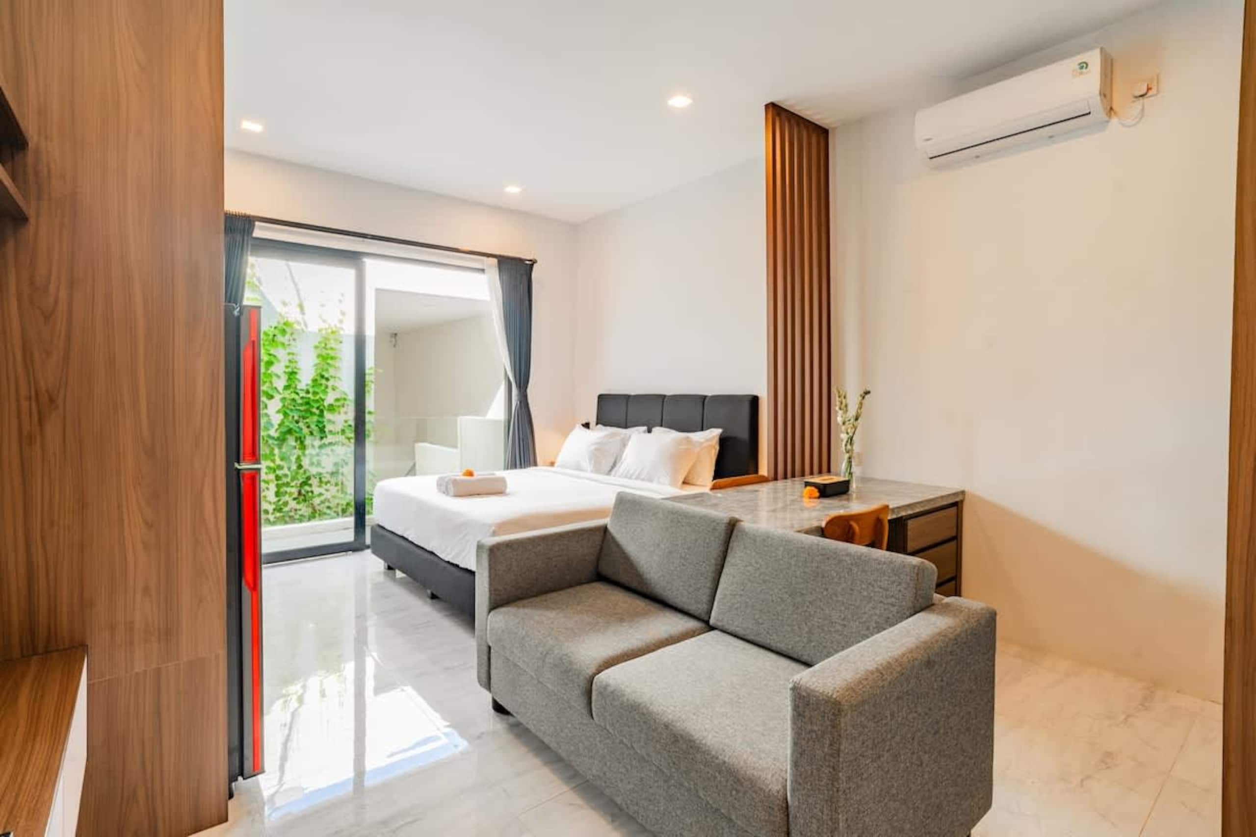Charming 1-Bedroom Apartment in Central Seminyak — photo 4