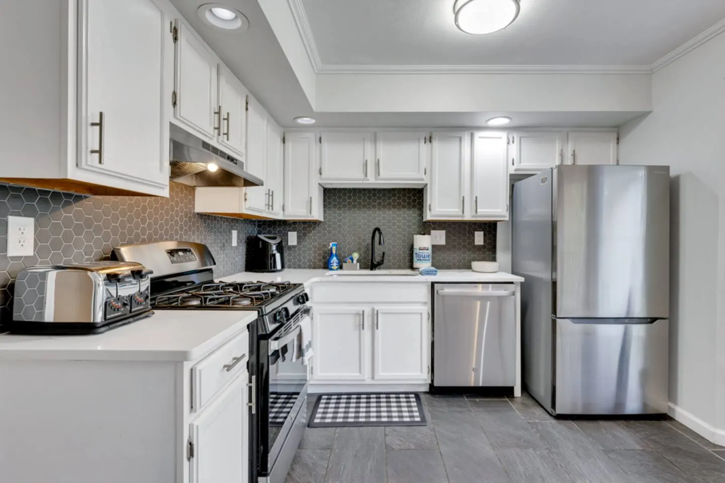Virginia Beach 4BR Home 30+ Night Stay Near Oceana 4