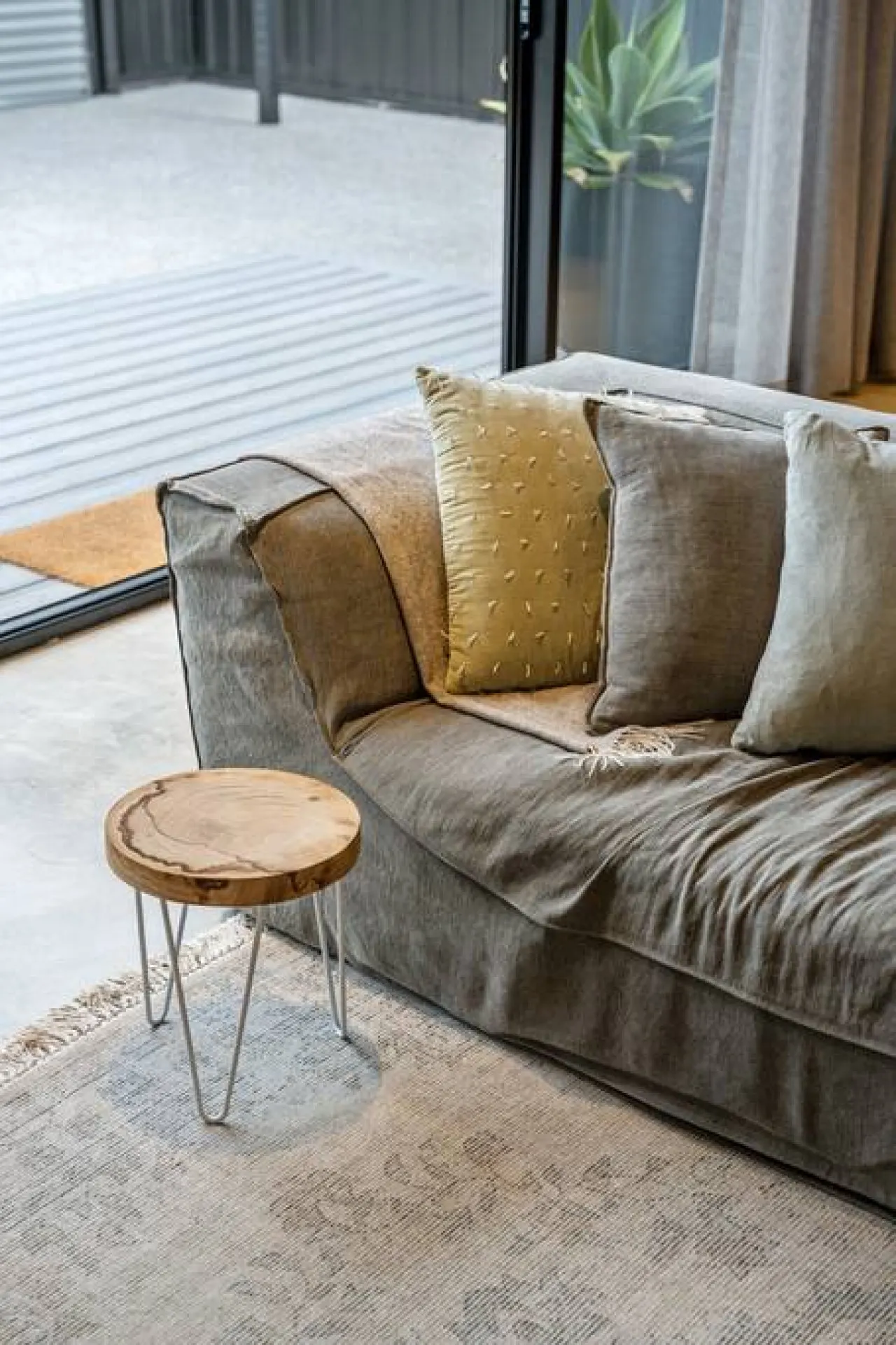 Laneway Retreat—Cosy Coastal Convenience 9