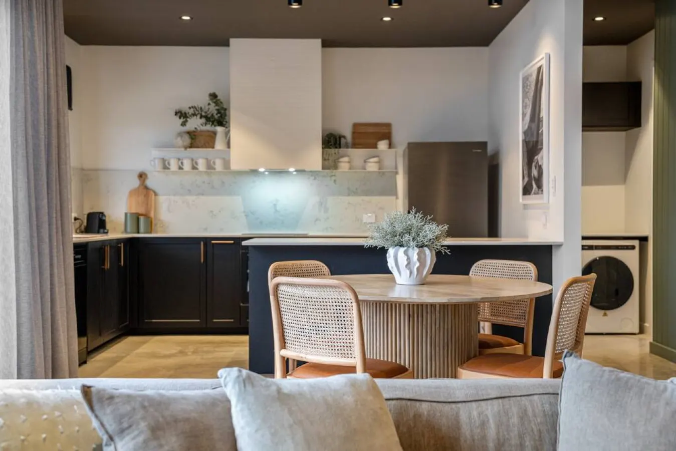 Laneway Retreat—Cosy Coastal Convenience 12