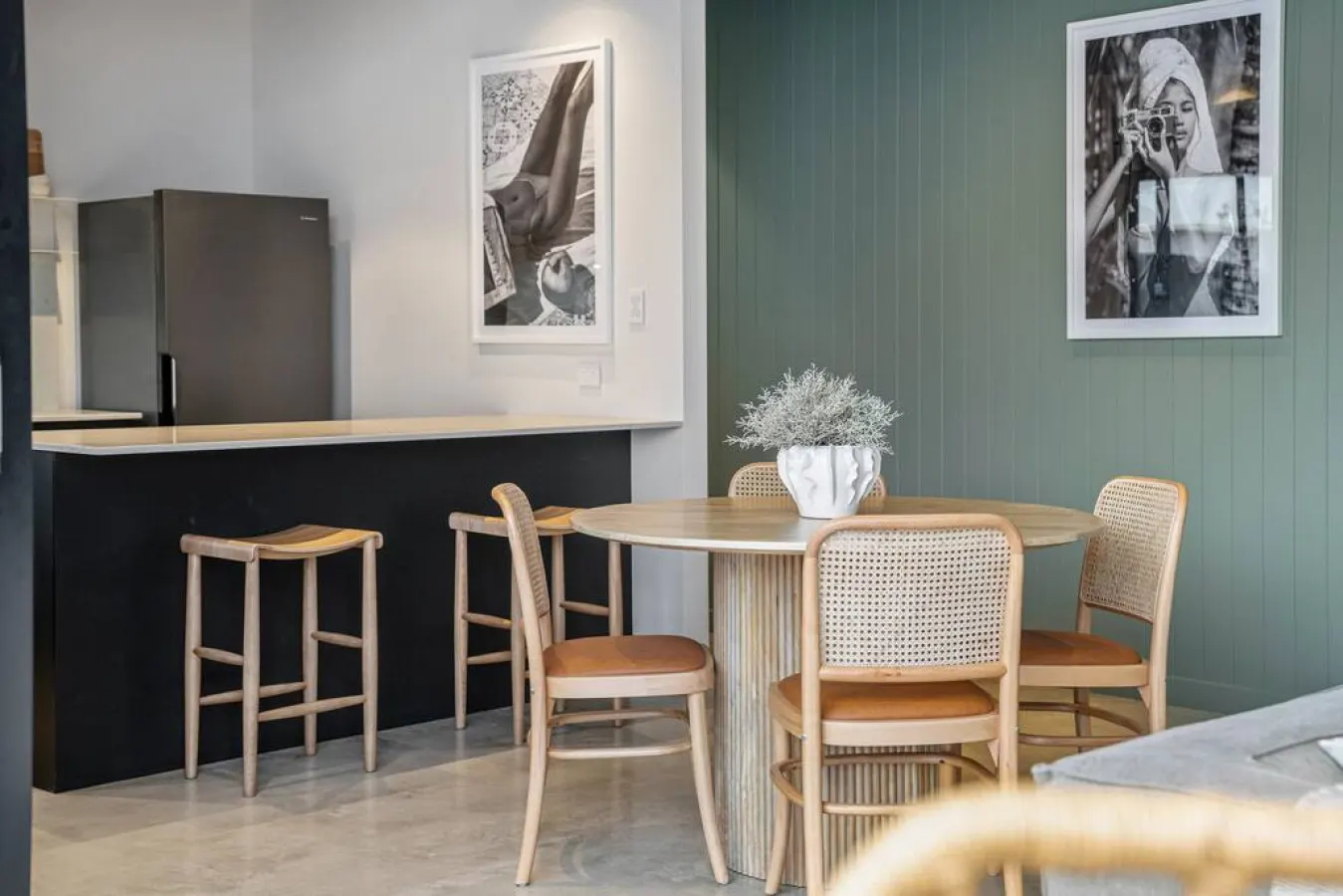 Laneway Retreat—Cosy Coastal Convenience 14