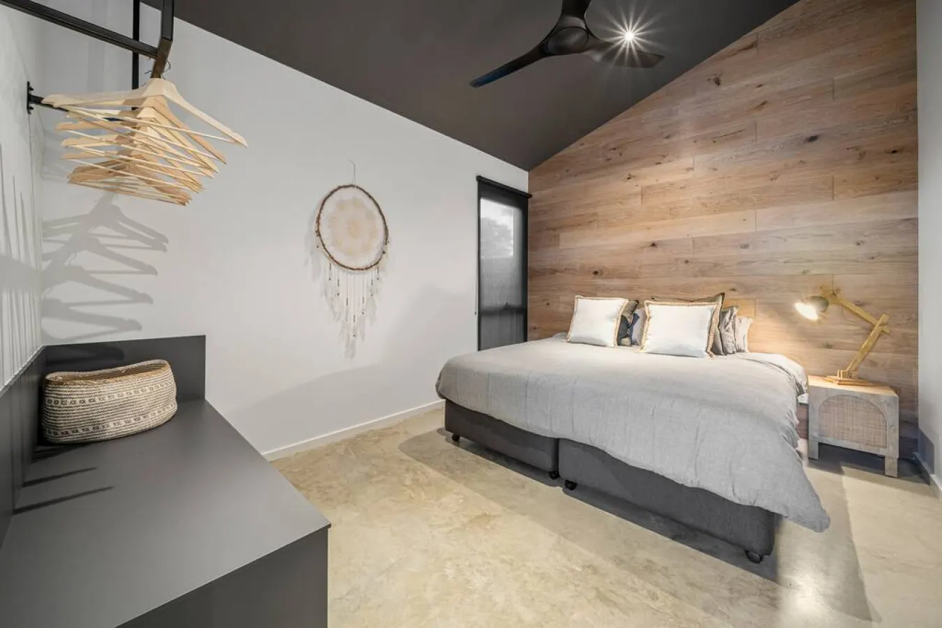 Laneway Retreat—Cosy Coastal Convenience 5