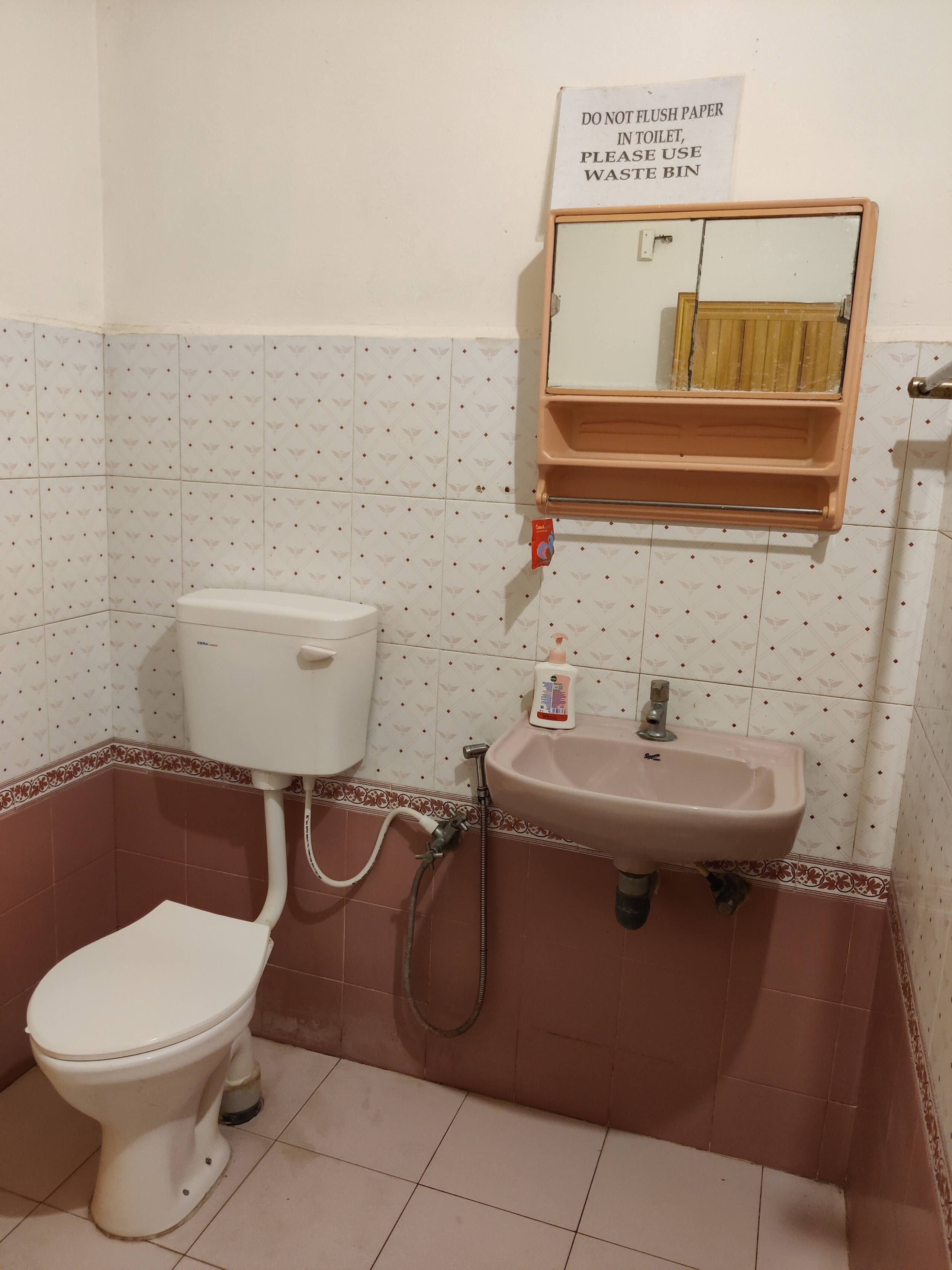 Hana's Haven: Entire Floor with 3 Rooms (A/C) 28