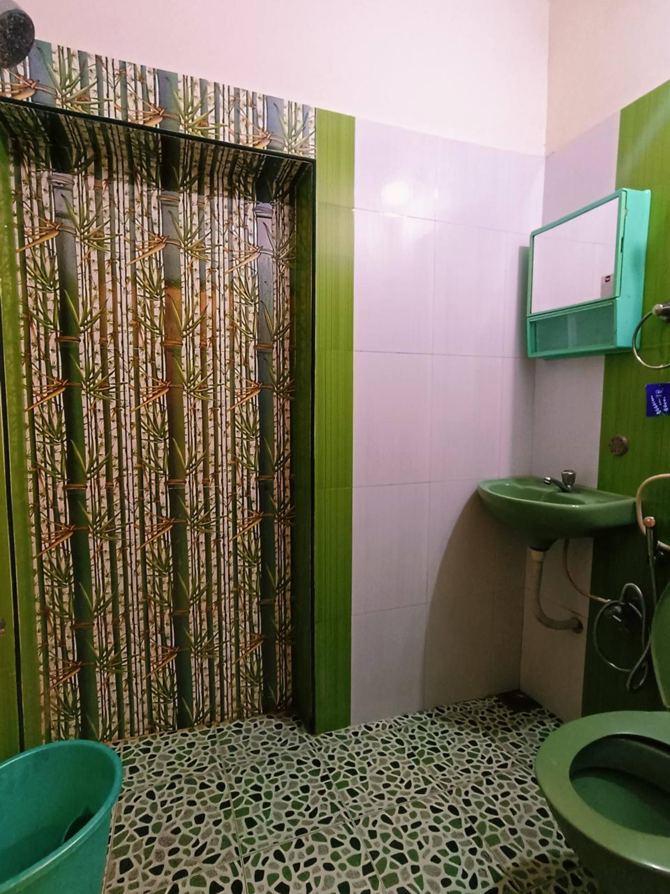 Hana's Haven: Entire Floor with 3 Rooms (A/C) 31