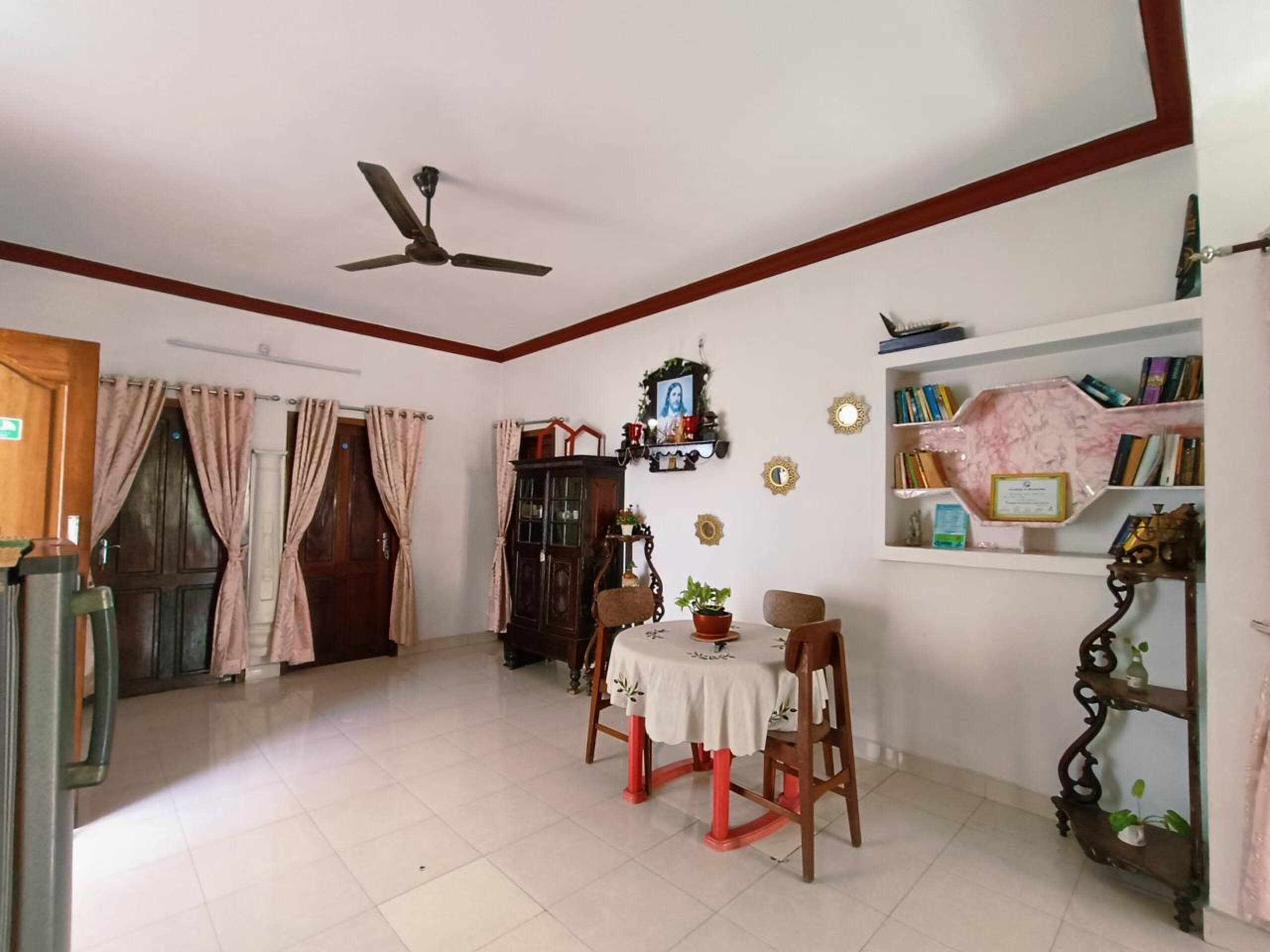 Hana's Haven: Entire Floor with 3 Rooms (A/C) 6