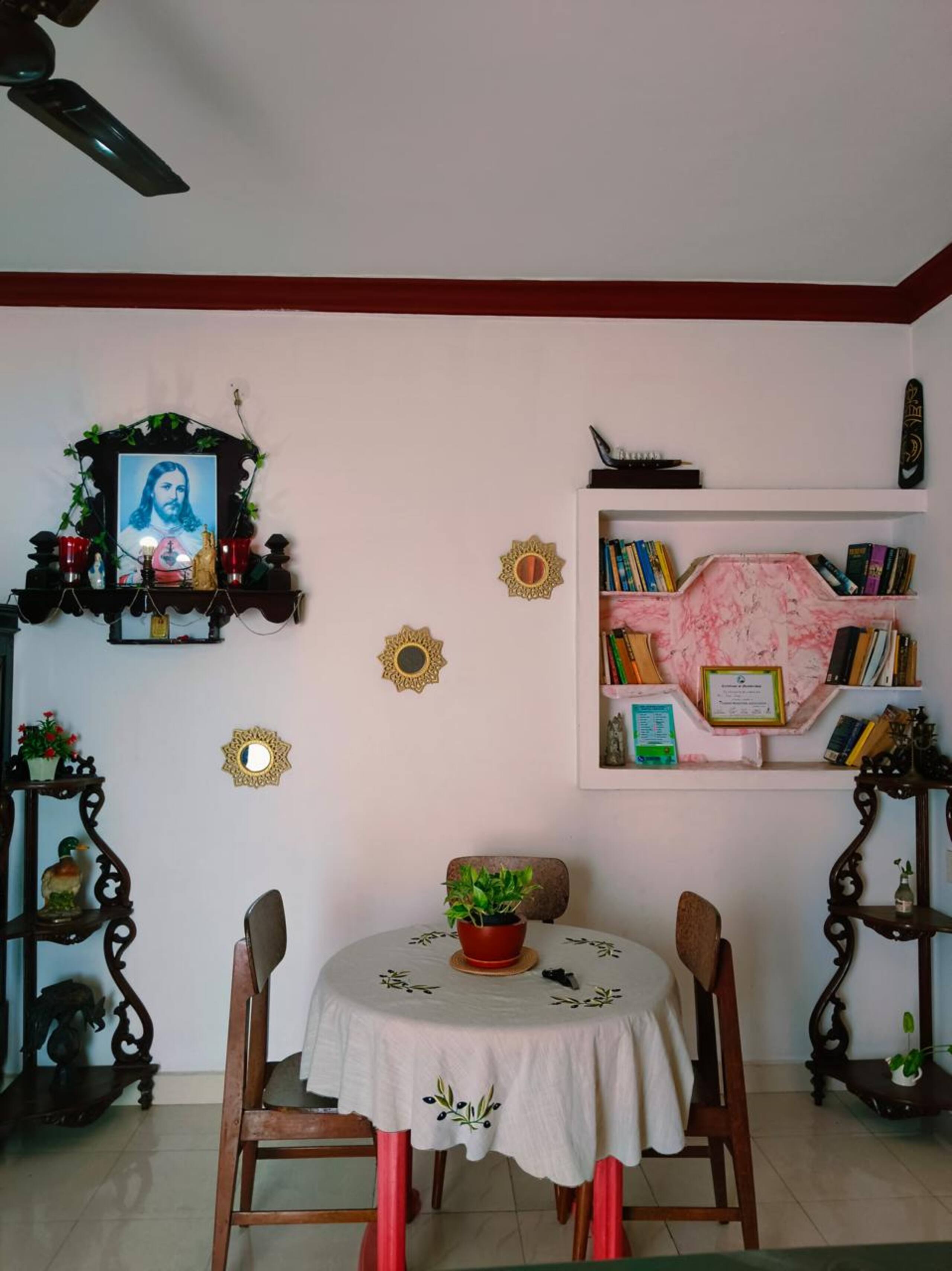 Hana's Haven: Entire Floor with 3 Rooms (A/C) 7