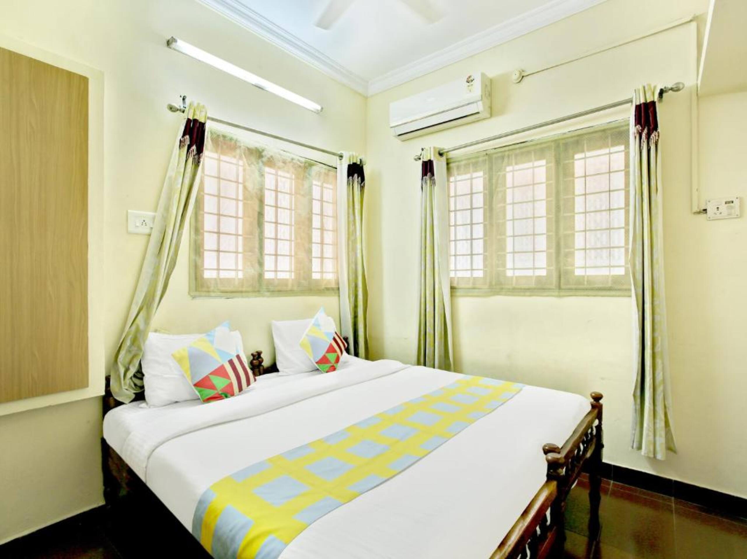 Hana's Haven: Entire Floor with 3 Rooms (A/C) 22