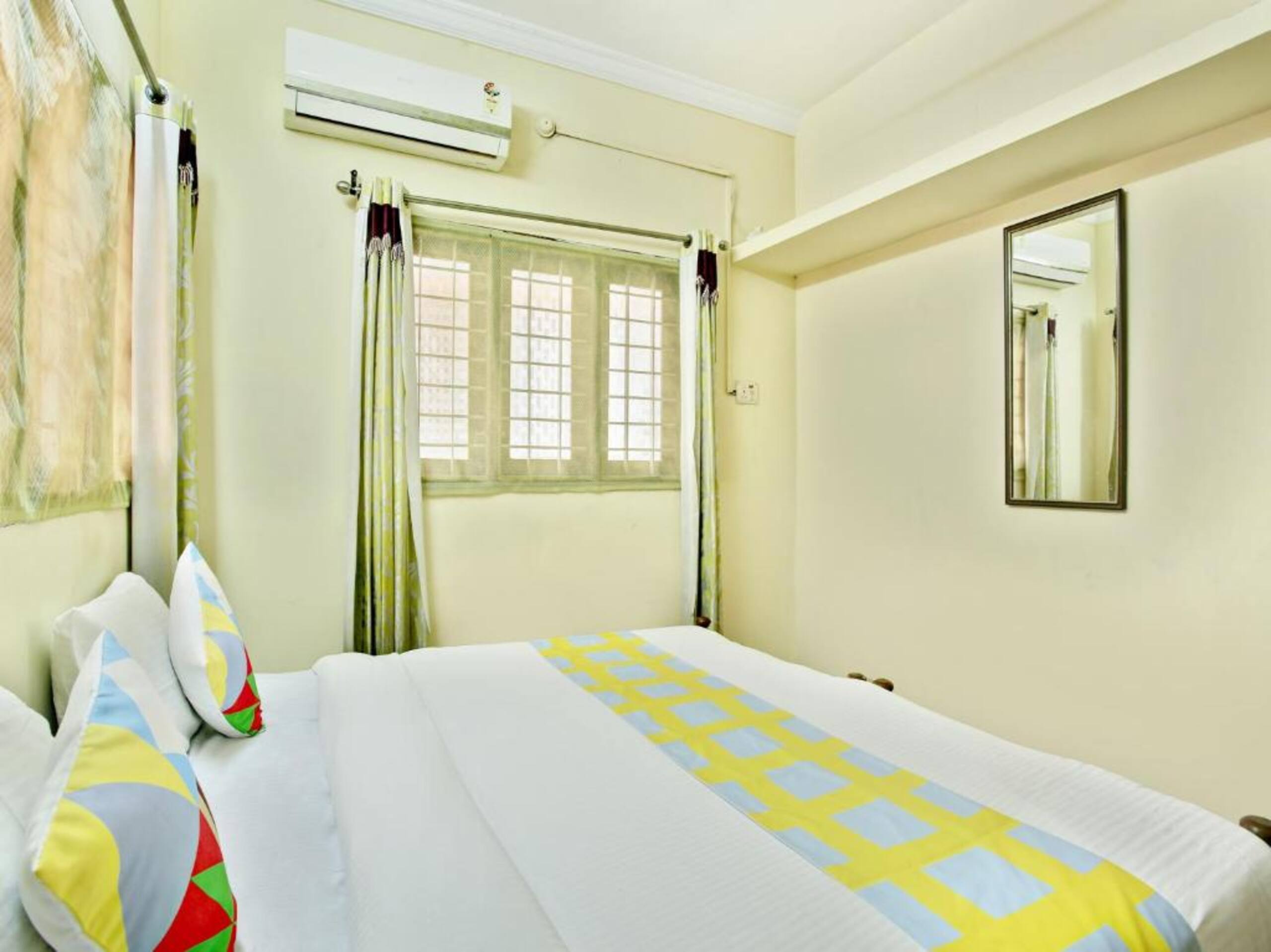 Hana's Haven: Entire Floor with 3 Rooms (A/C) 21