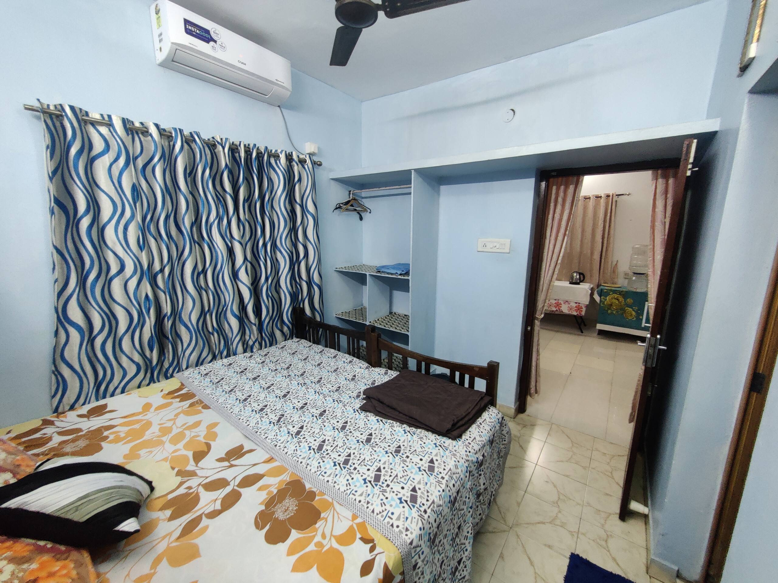 Hana's Haven: Entire Floor with 3 Rooms (A/C) 10