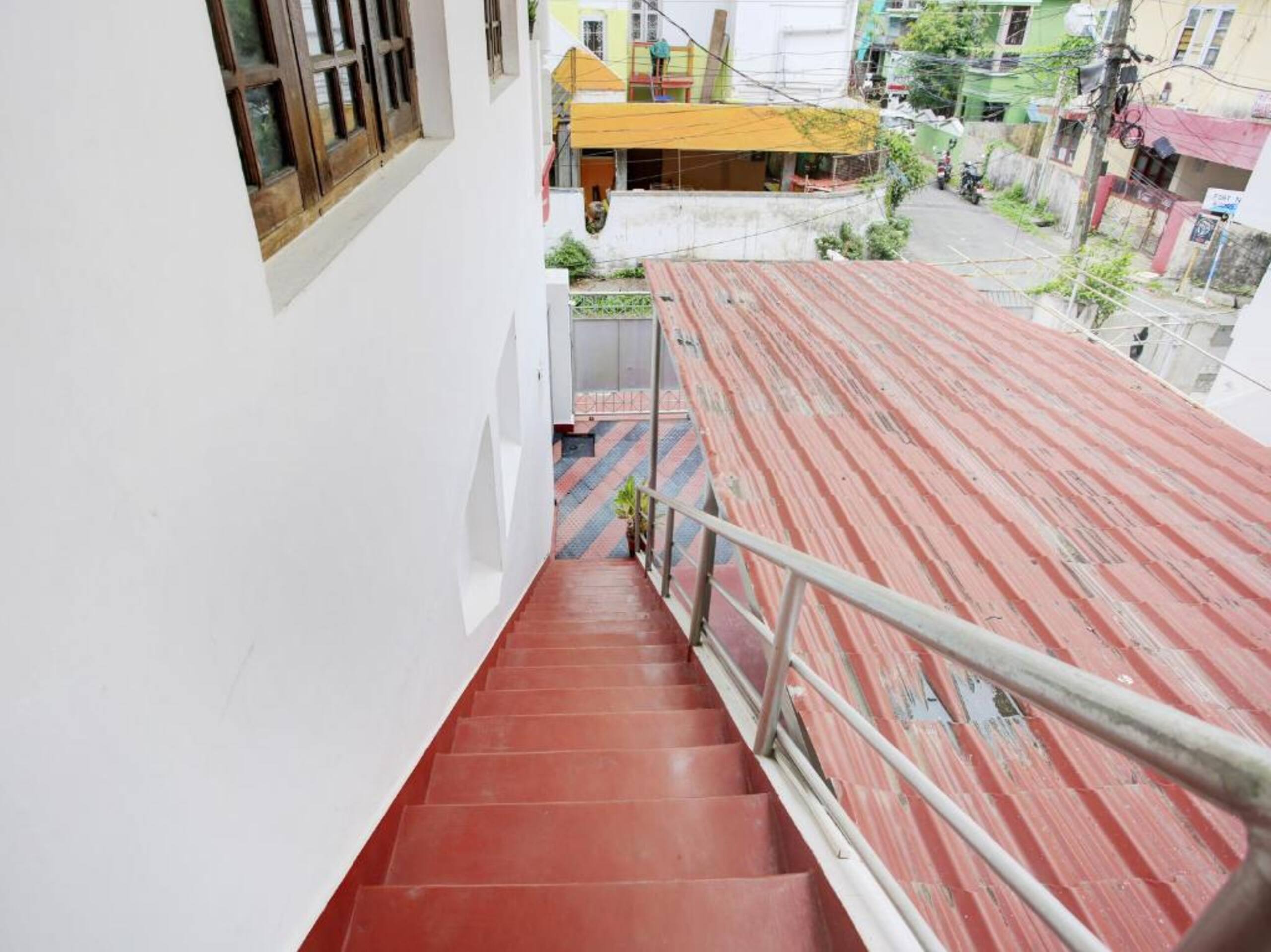 Hana's Haven: Entire Floor with 3 Rooms (A/C) 8