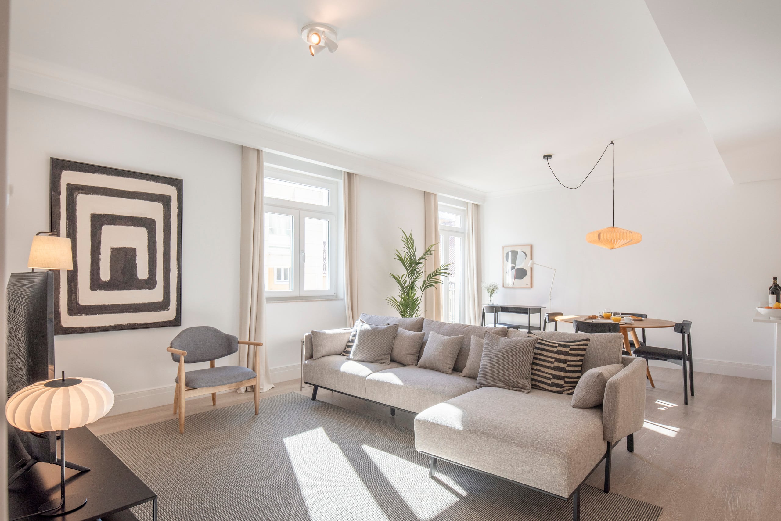 Charming Apartment in a Private Condominium w/Pool 1