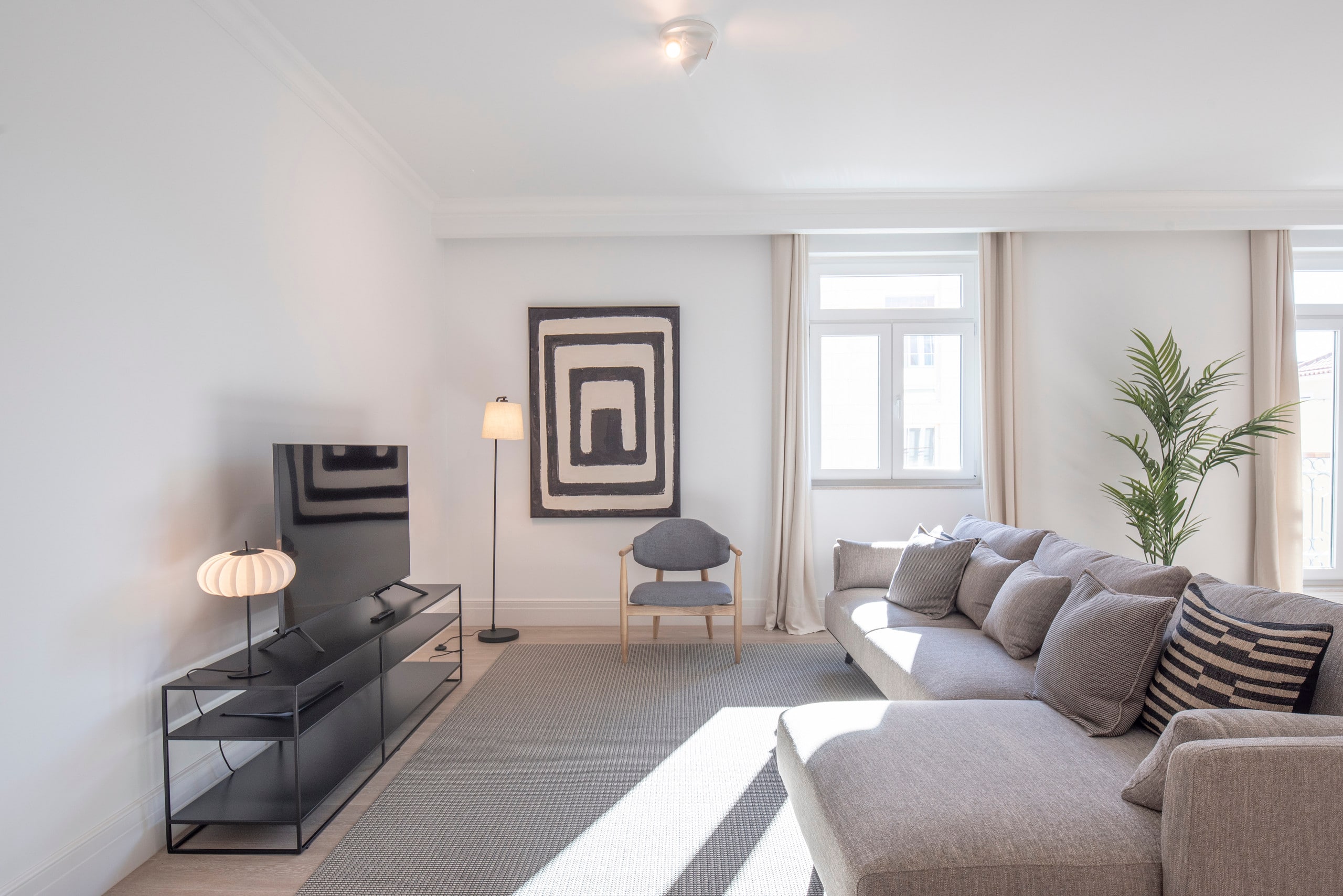 Charming Apartment in a Private Condominium w/Pool 3