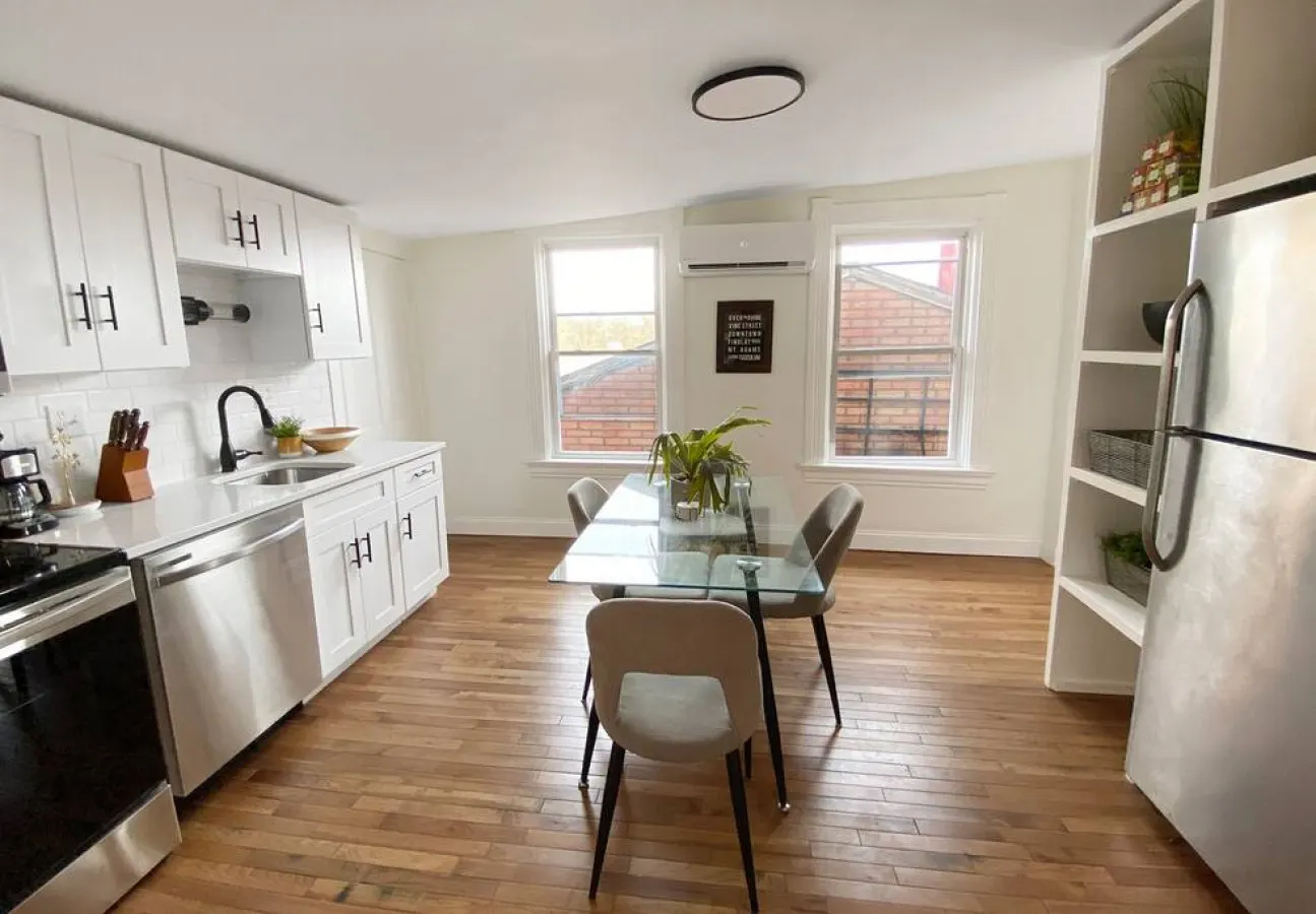 Explore Downtown and Mount Adams with River Views! 9