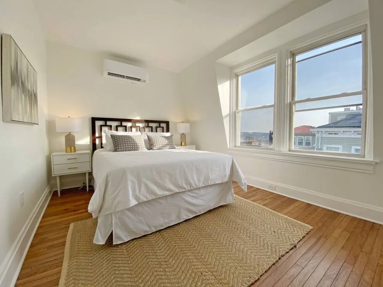 Explore Downtown and Mount Adams with River Views! 7