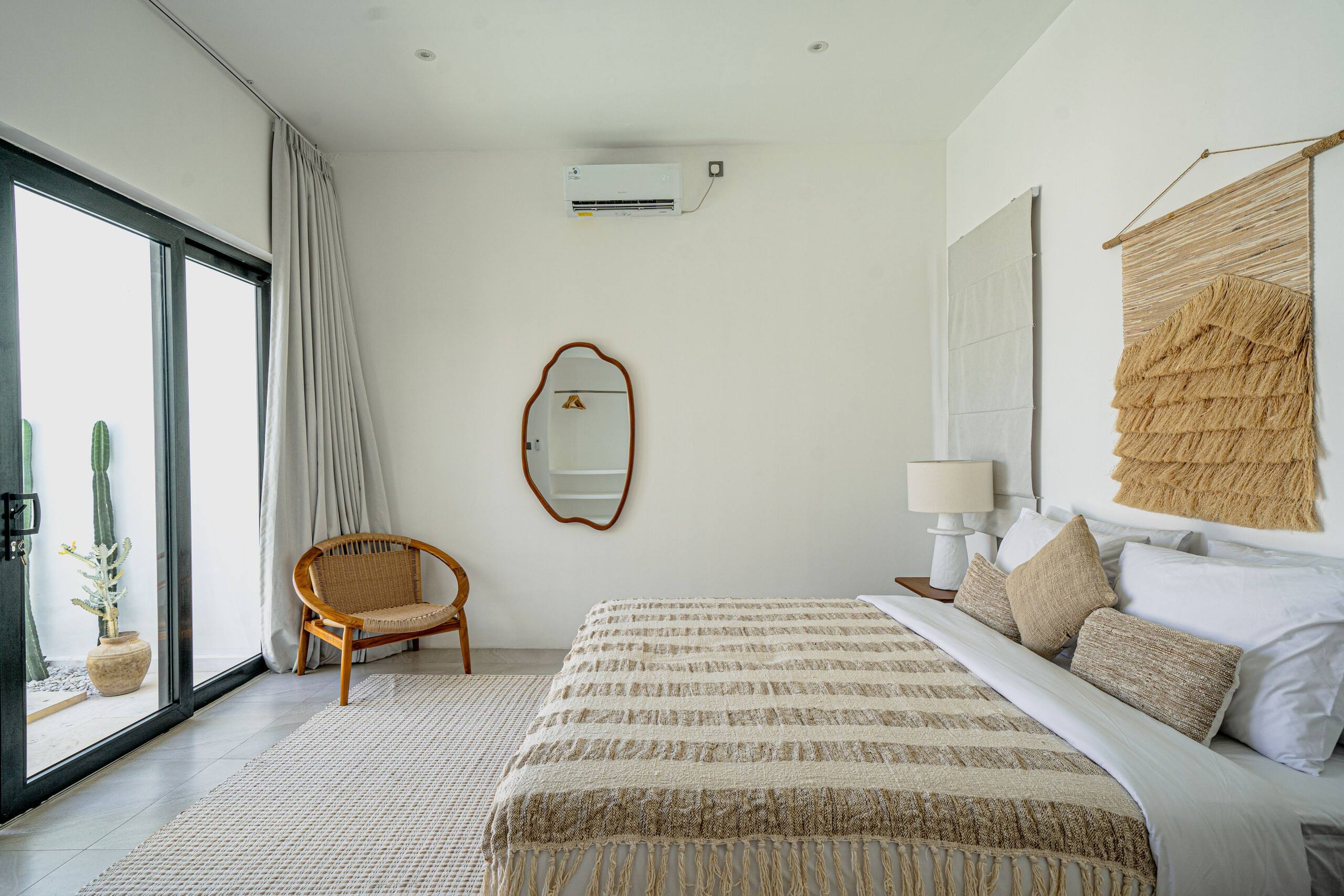Modern Minimalist Villa w/Rooftop in Uluwatu 21