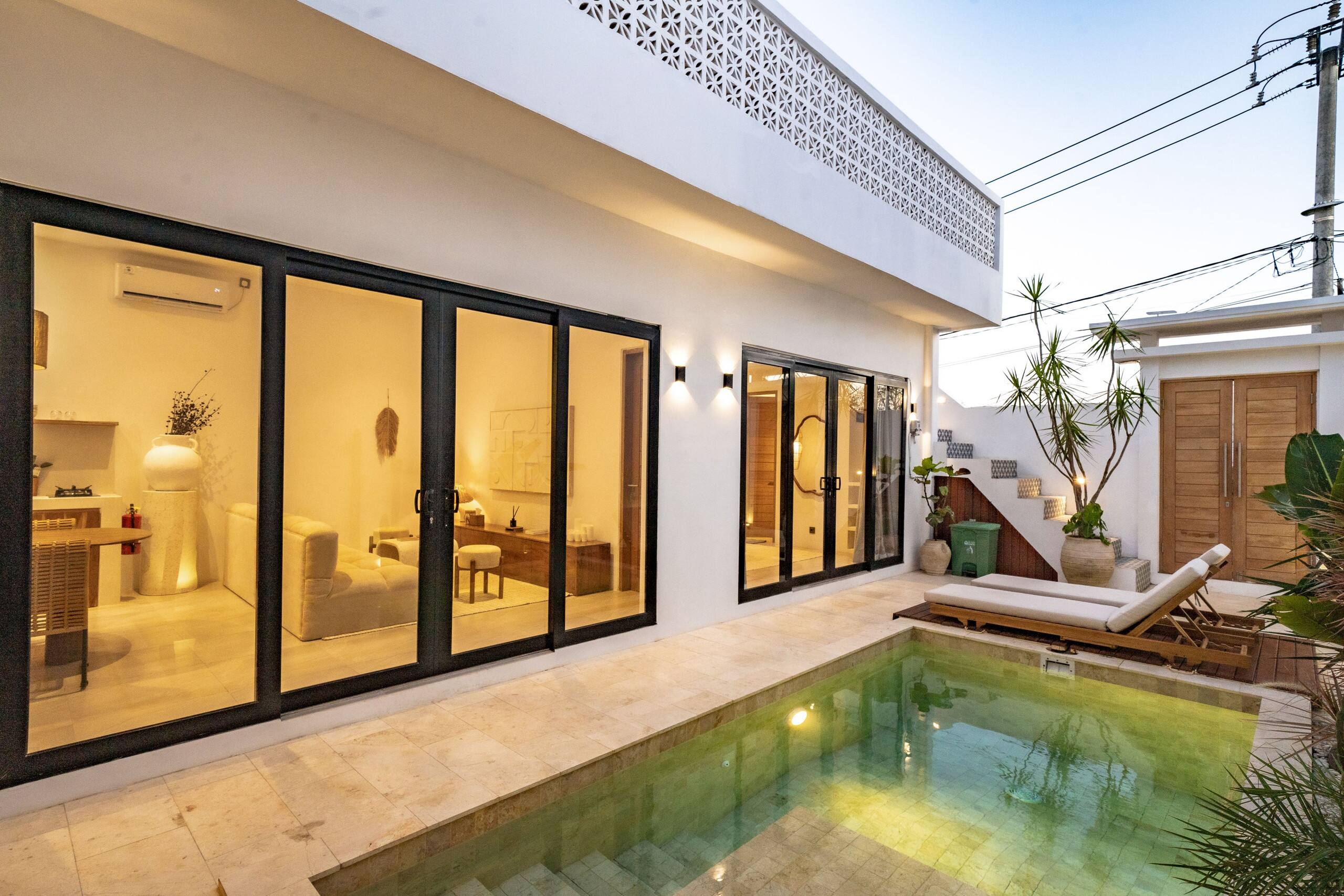 Modern Minimalist Villa w/Rooftop in Uluwatu — photo 3