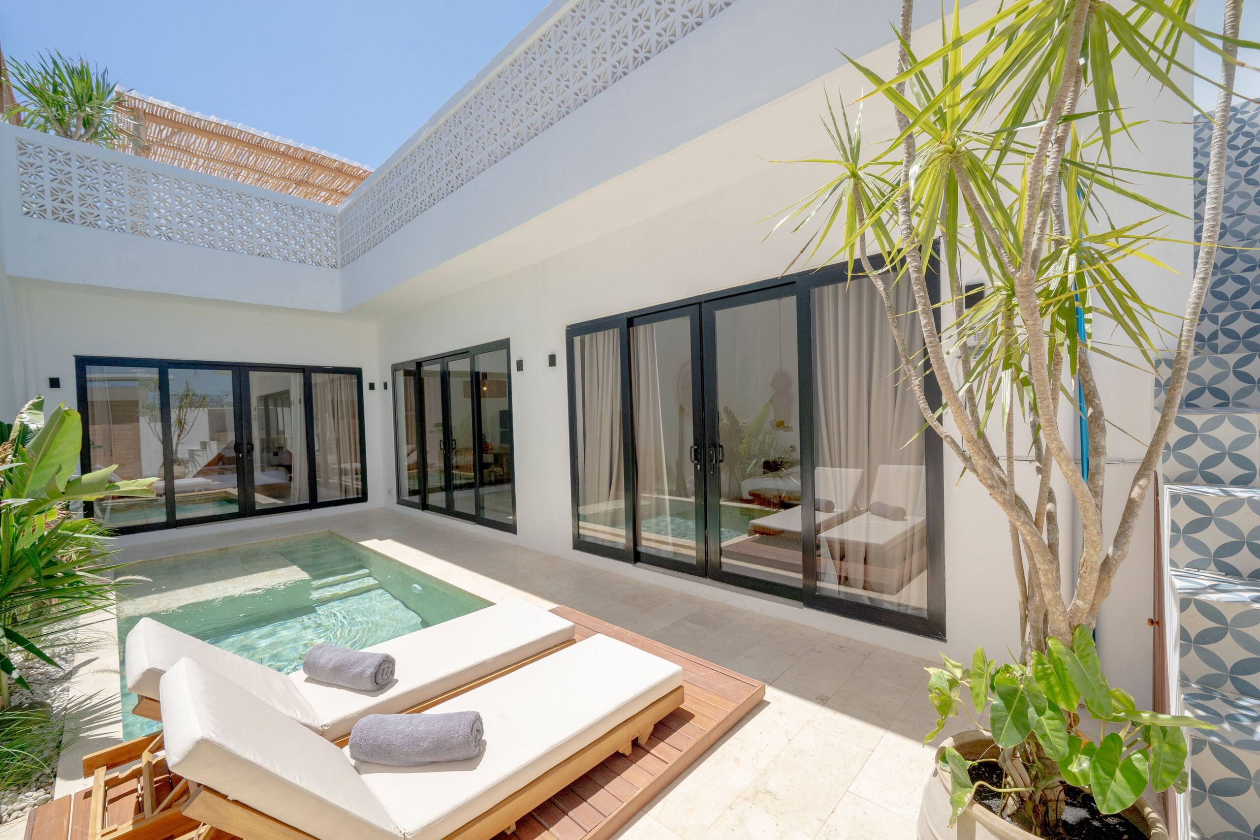 Modern Minimalist Villa w/Rooftop in Uluwatu 30