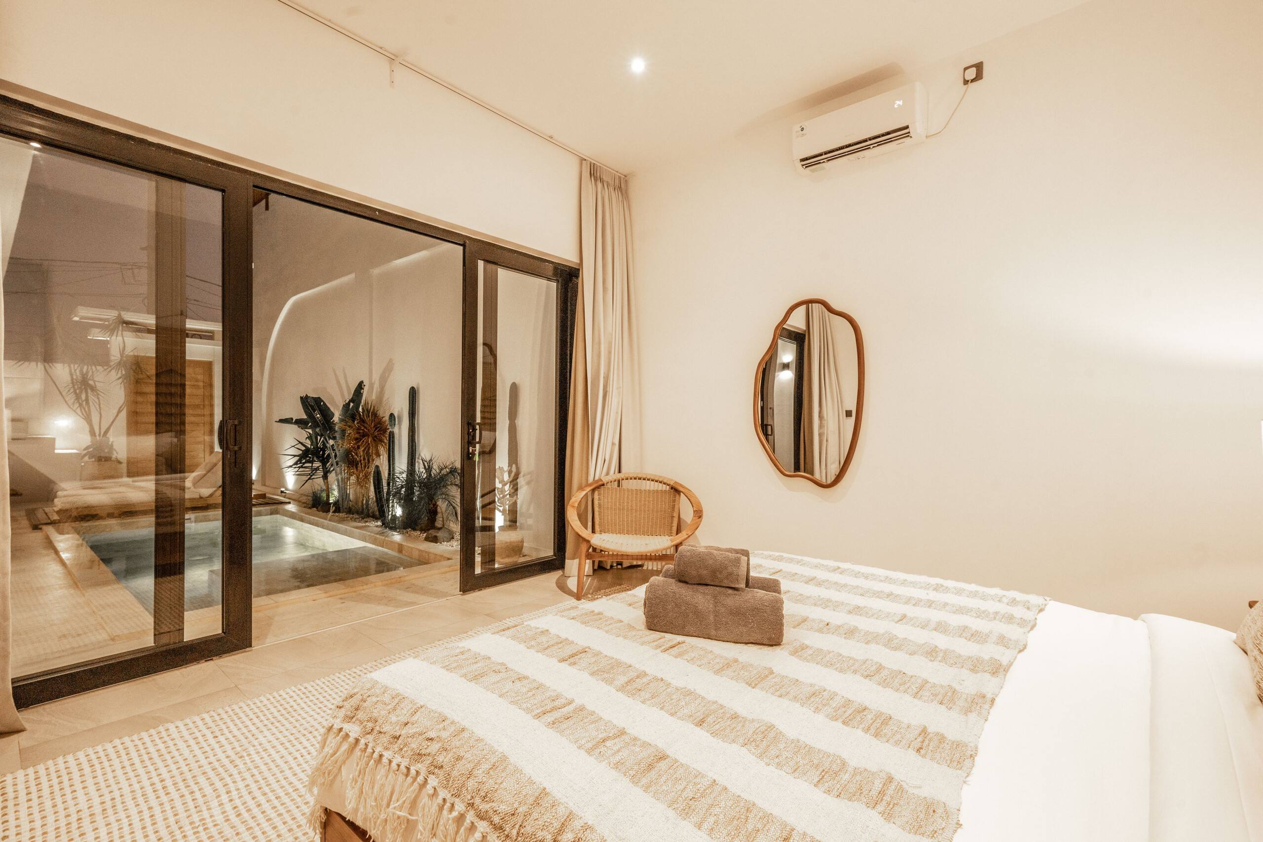 Modern Minimalist Villa w/Rooftop in Uluwatu 6