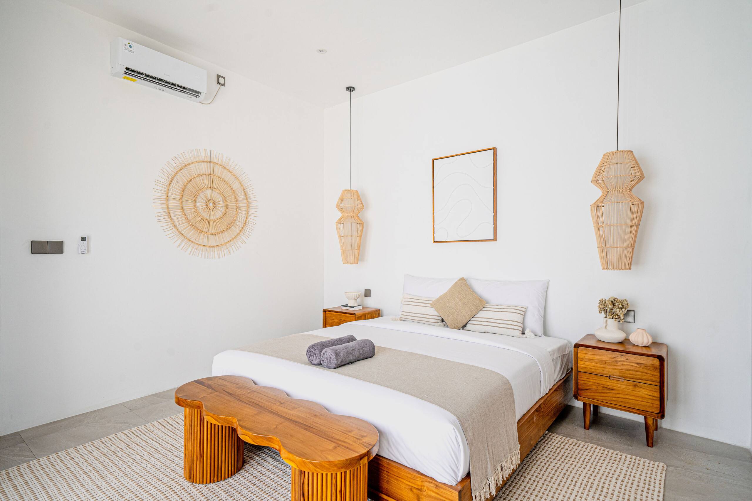 Modern Minimalist Villa w/Rooftop in Uluwatu — photo 4