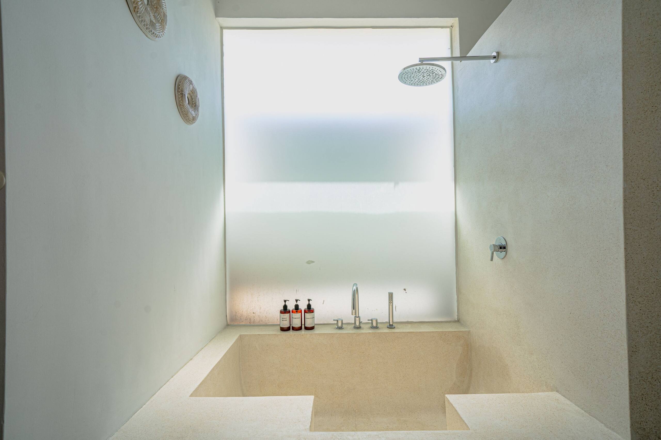 Modern Minimalist Villa w/Rooftop in Uluwatu 25