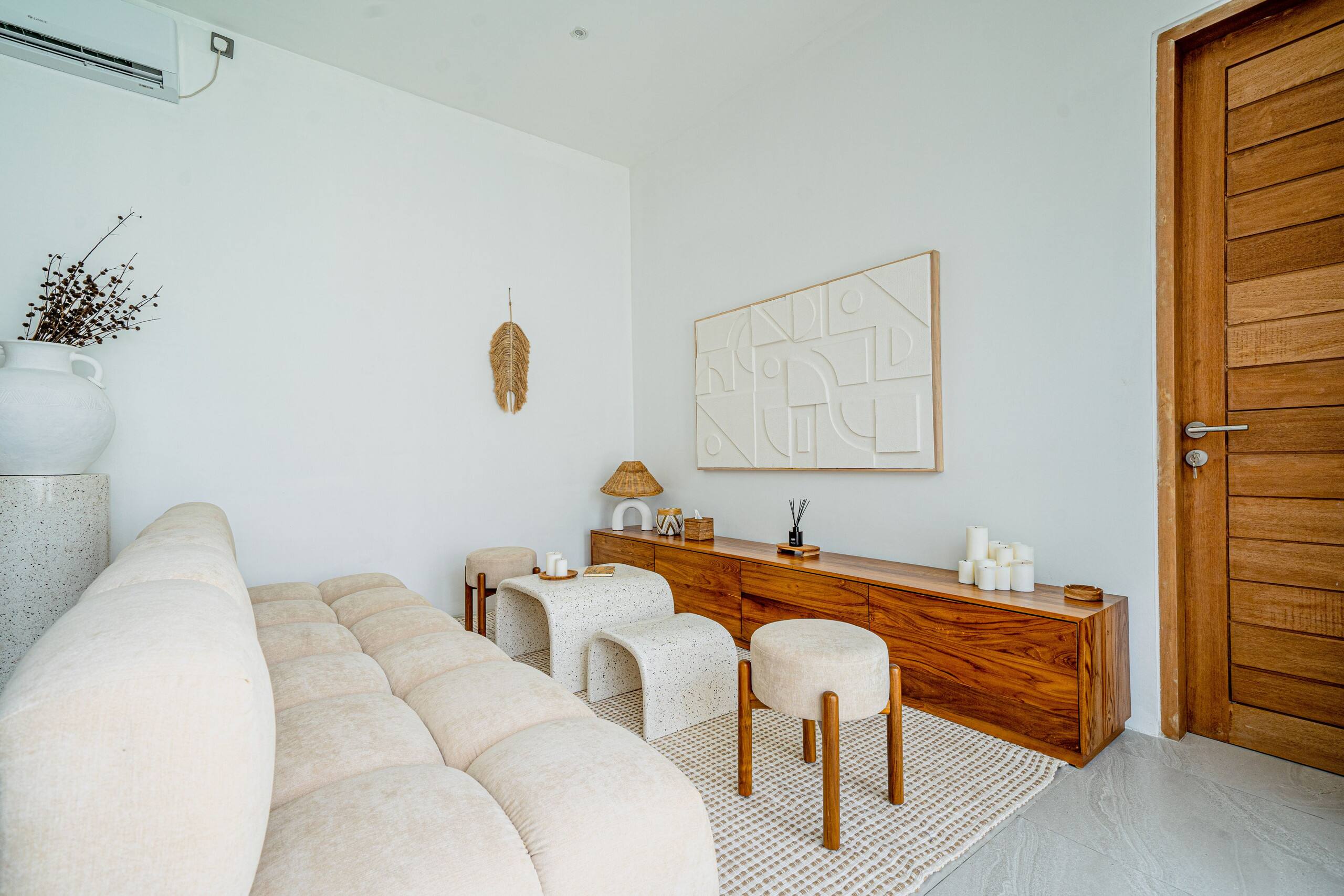 Modern Minimalist Villa w/Rooftop in Uluwatu 10