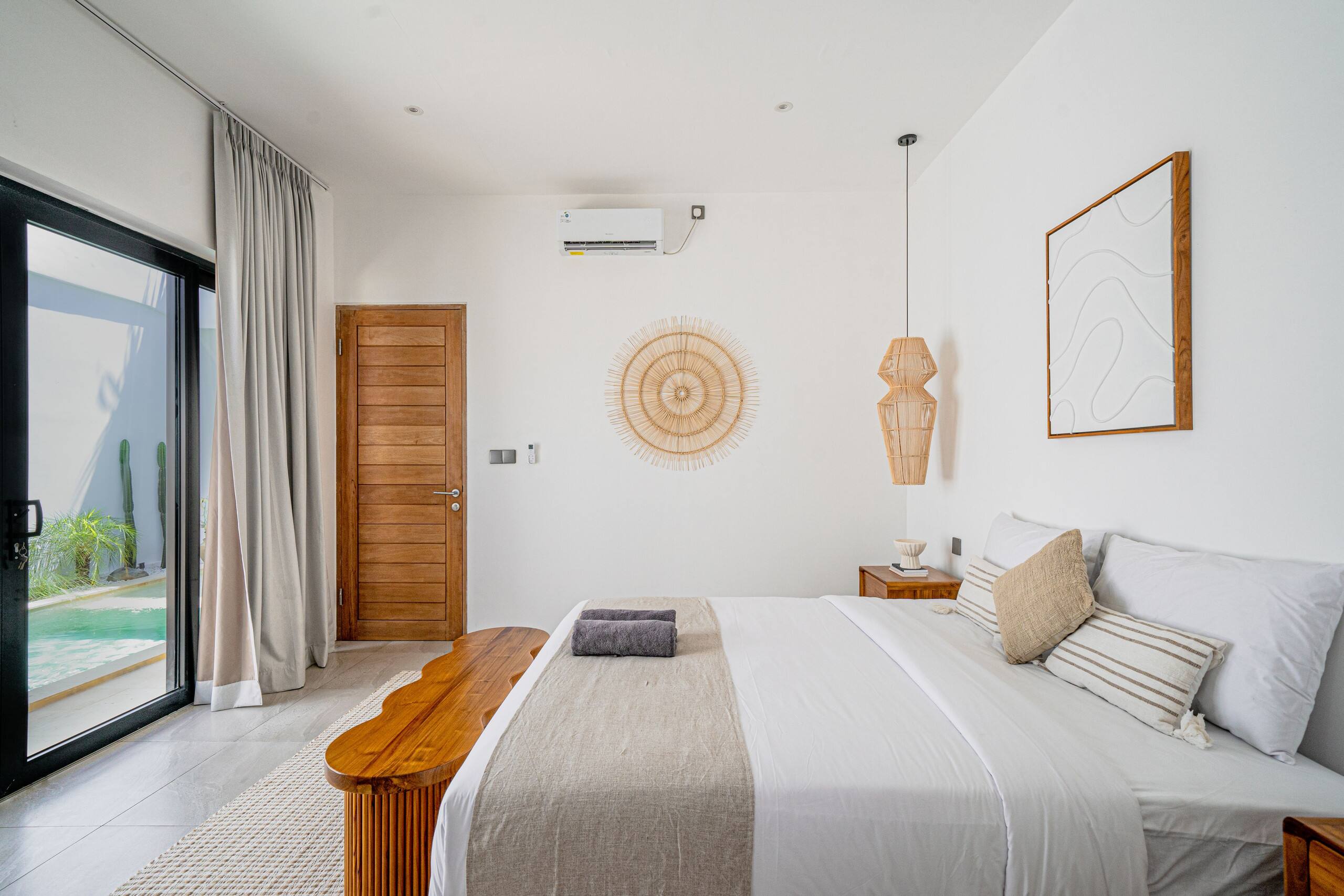Modern Minimalist Villa w/Rooftop in Uluwatu 23