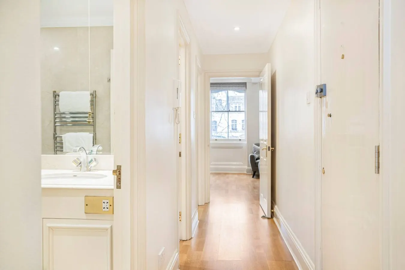Knightsbridge 2-Bed Next To Hyde Park 13