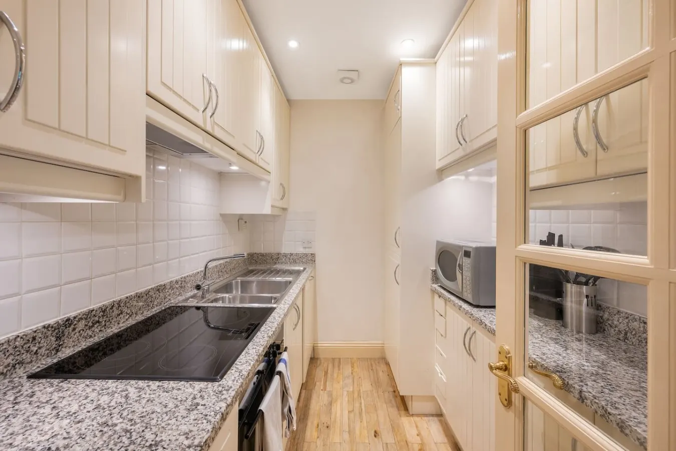 Knightsbridge 2-Bed Next To Hyde Park 20