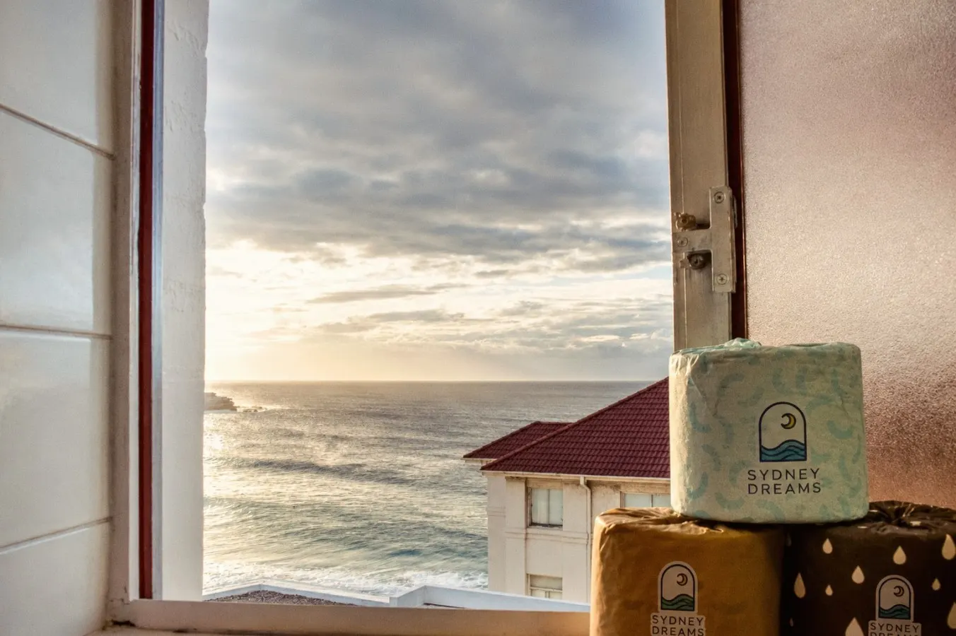 ★ Sub-Penthouse Beach View ★ by Sydney Dreams ★ 11